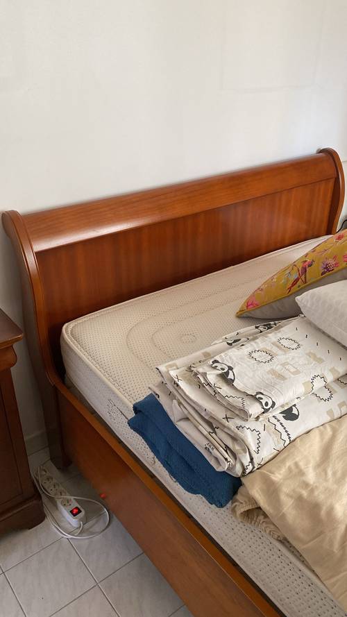 Lit bateau merisier massif Louis-Philippe, couchage 140