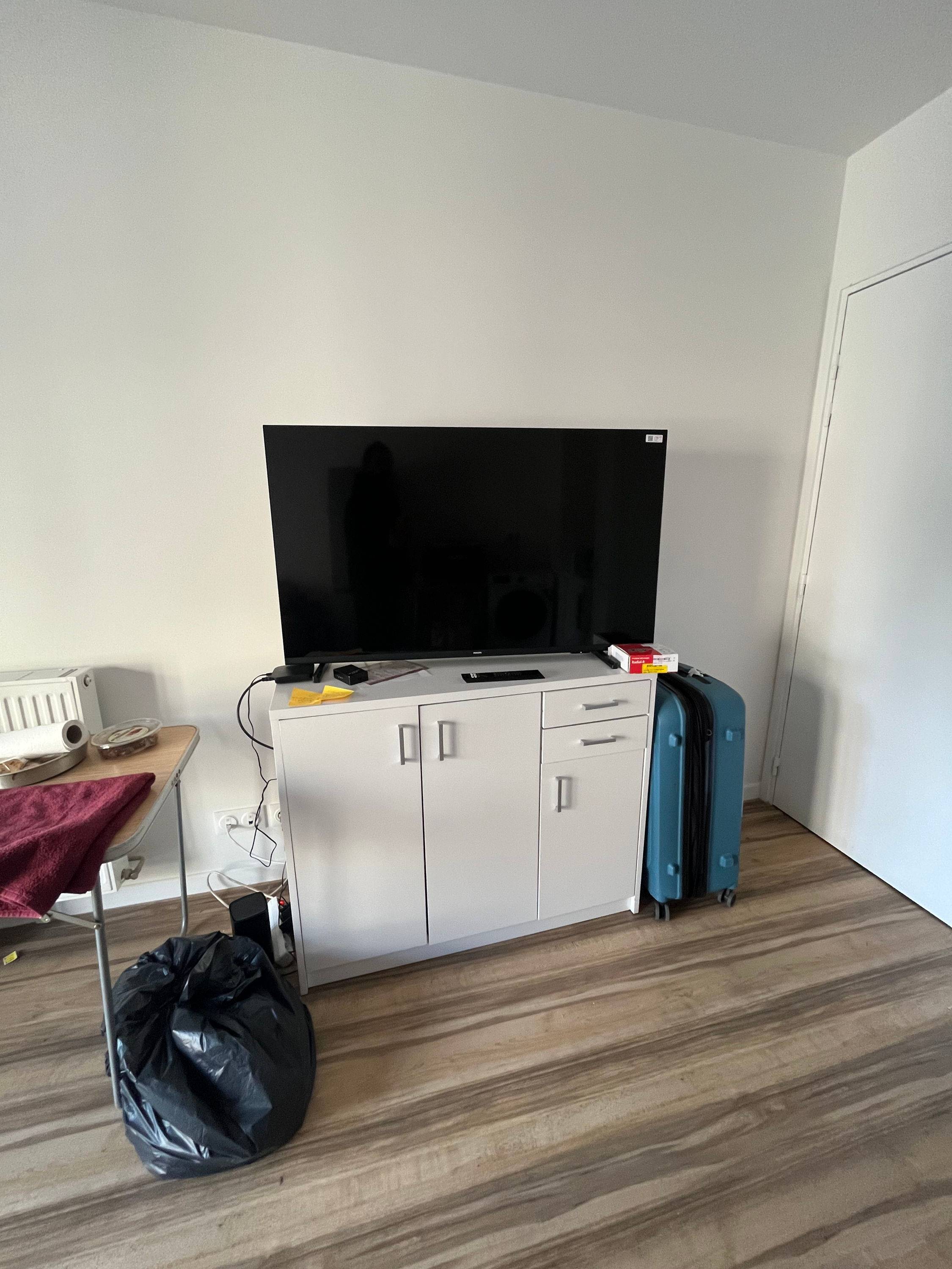 Vends lot complet de meubles et électroménager, TV neufs