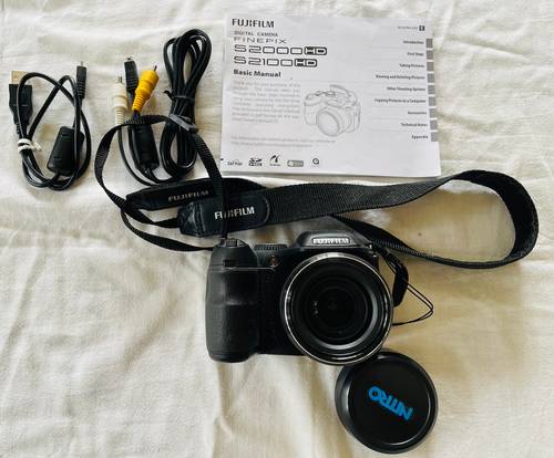 Vends Fujifilm S2000HD FinePix