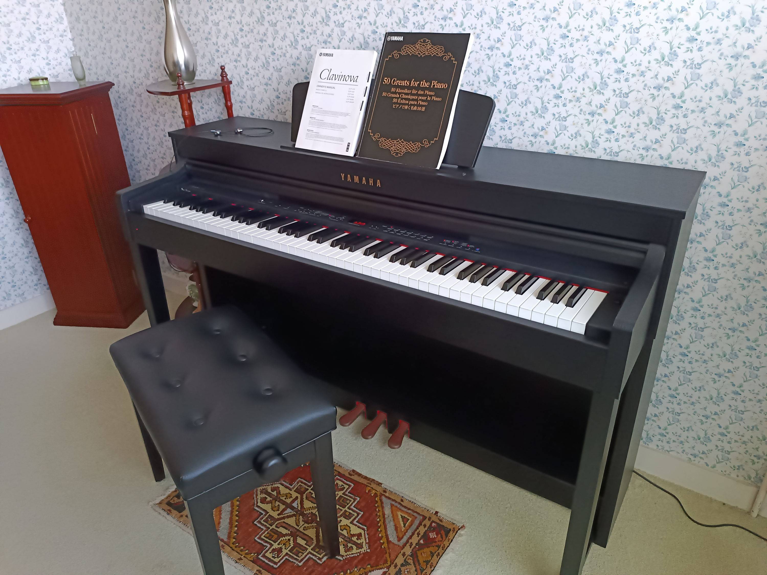 Vends Yamaha Clavinova CLP-430 – piano numérique haut de gamme + accessoires – parfait état