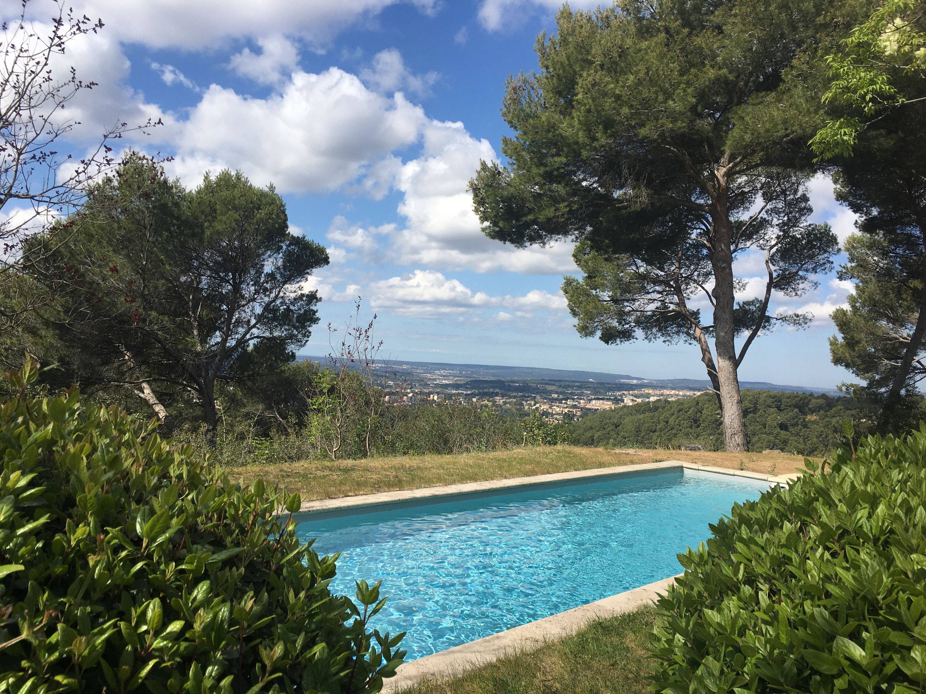 Loue dans un lieu mythique et protègé, maison 4 chambres dans propriété sur Aix-en-Provence