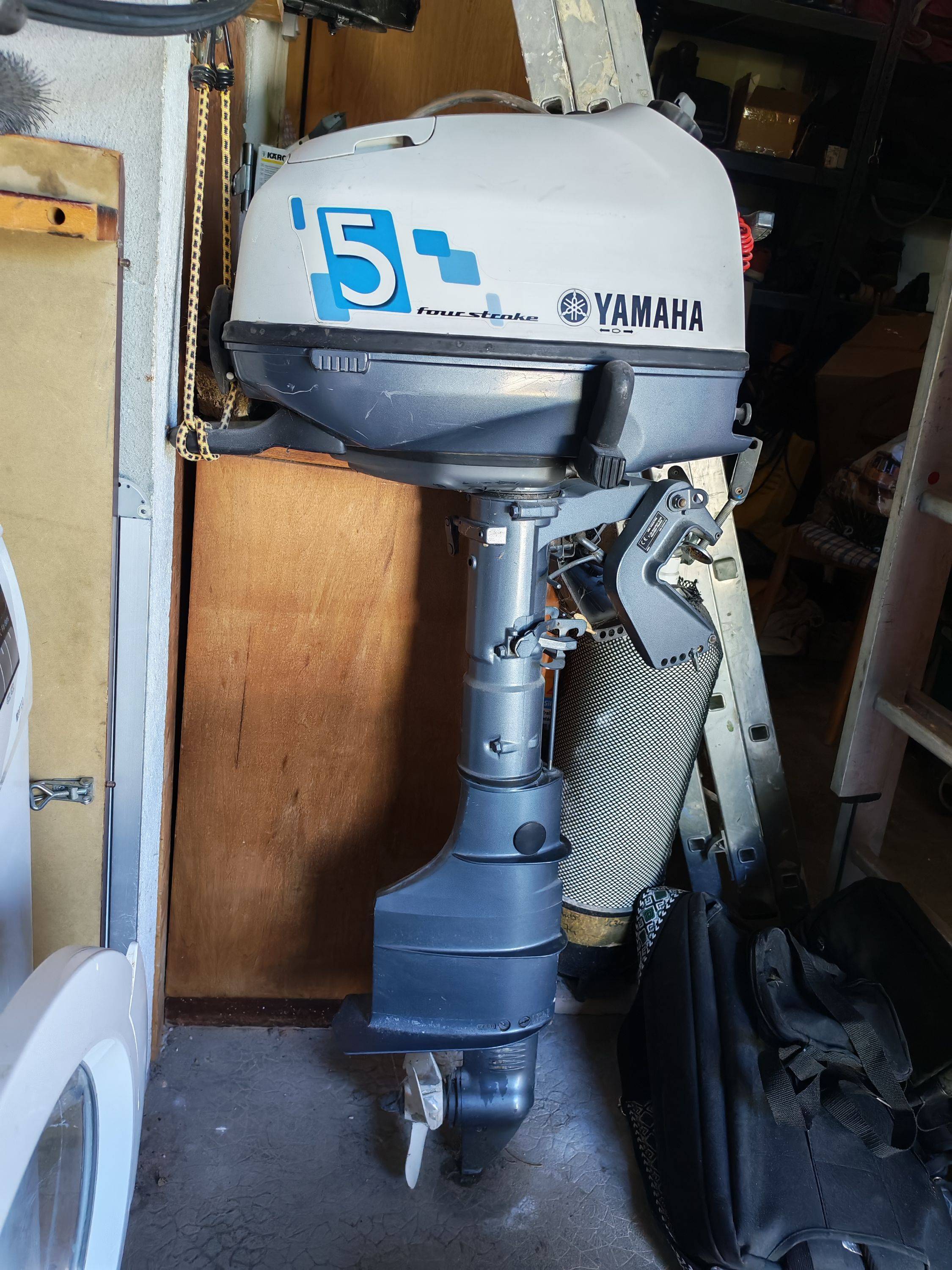 Vends moteur bateau Yamaha 5 ch 4 temps