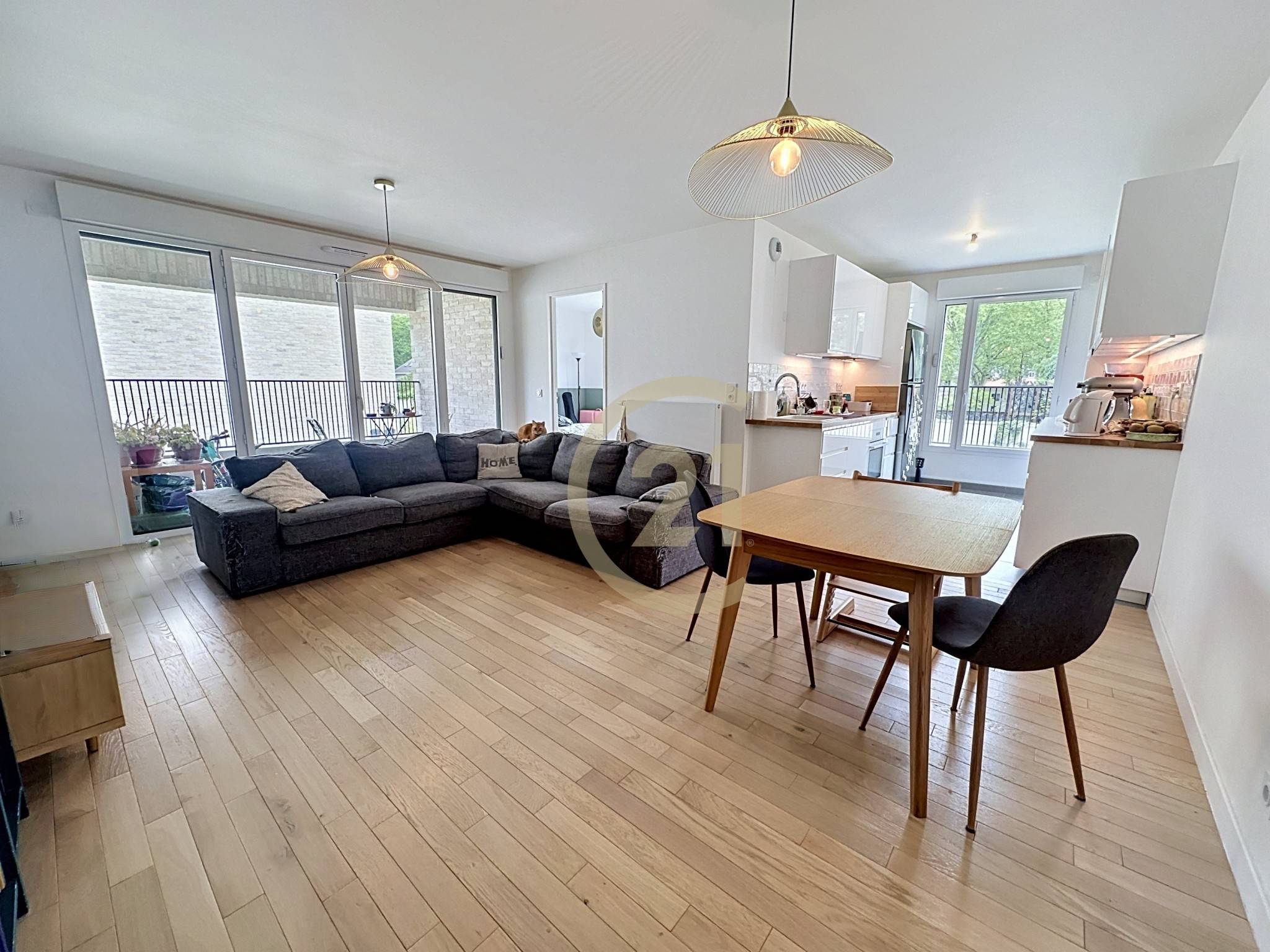 Vends superbe appartement quasi neuf 4 pièces 3 chambres 82m² avec ascenseur et parking à Versailles Montreuil