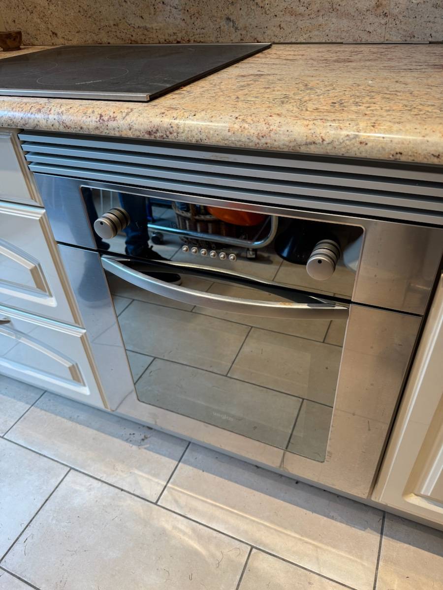 Vends four encastrable Vogica