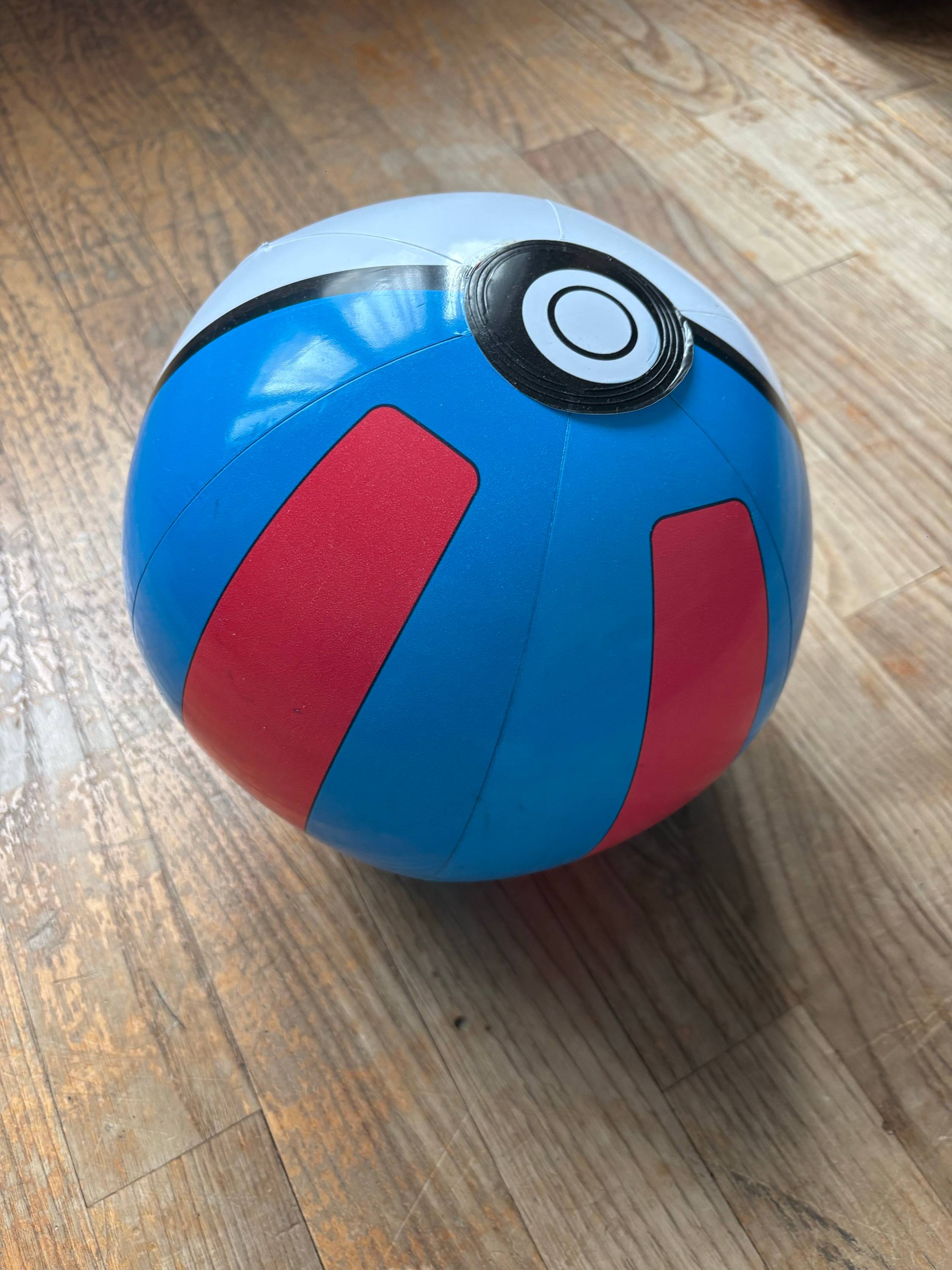 Vends ballon de plage gonflable Pokémon