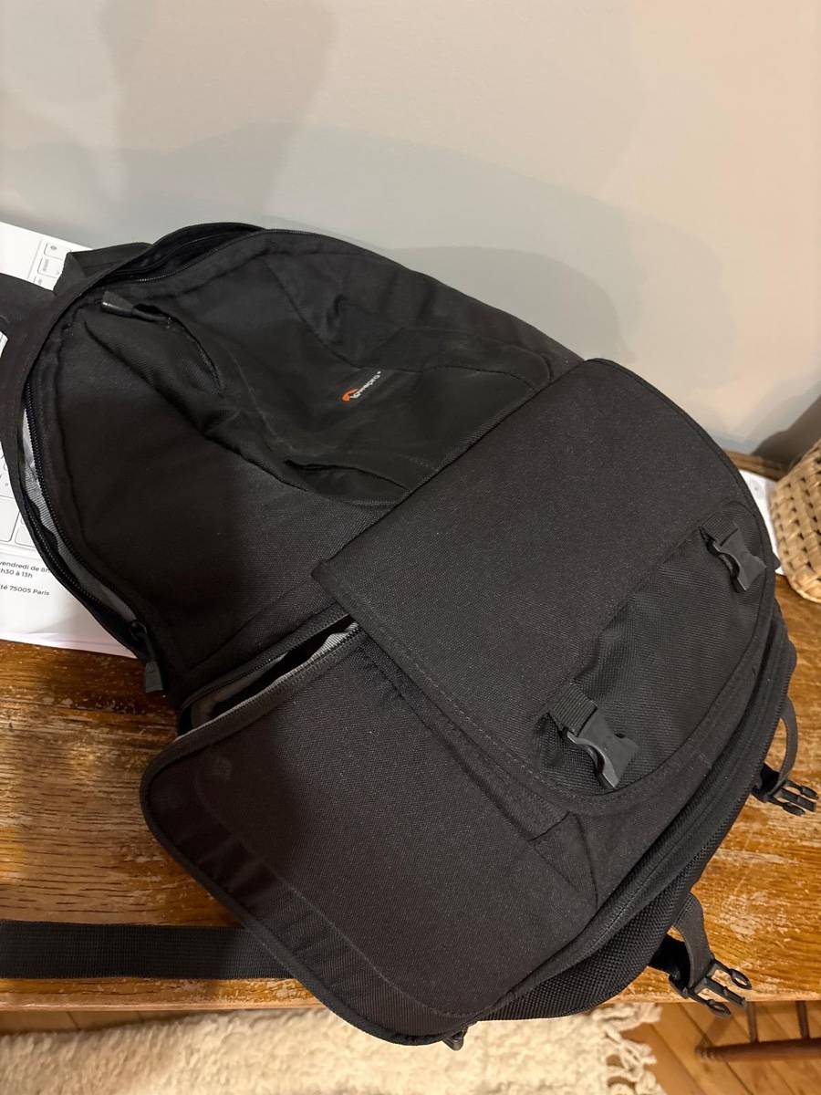 Vends sac à dos pour appareil photo de marque Lowepro
