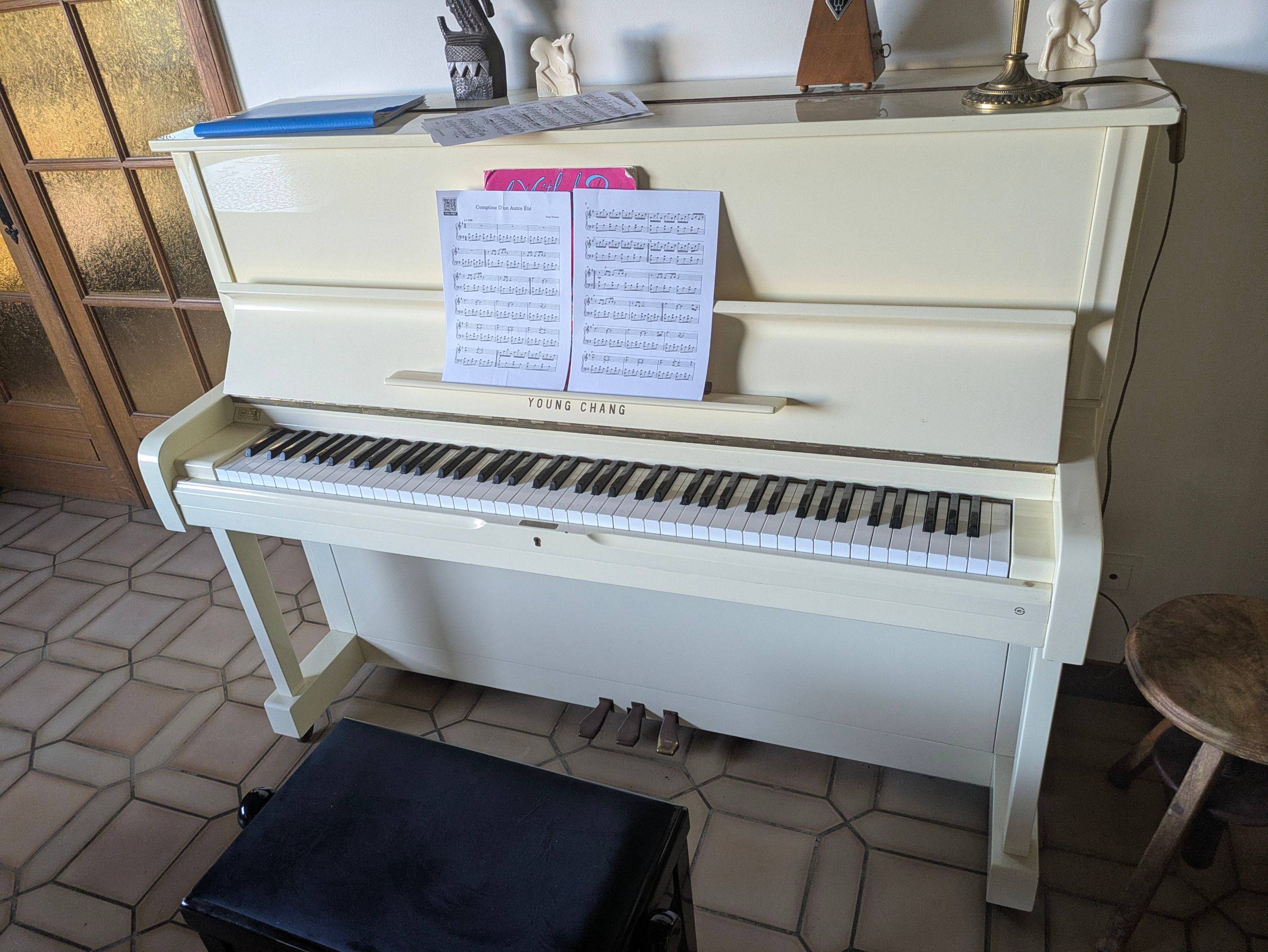 Vends piano droit Young Chang U121