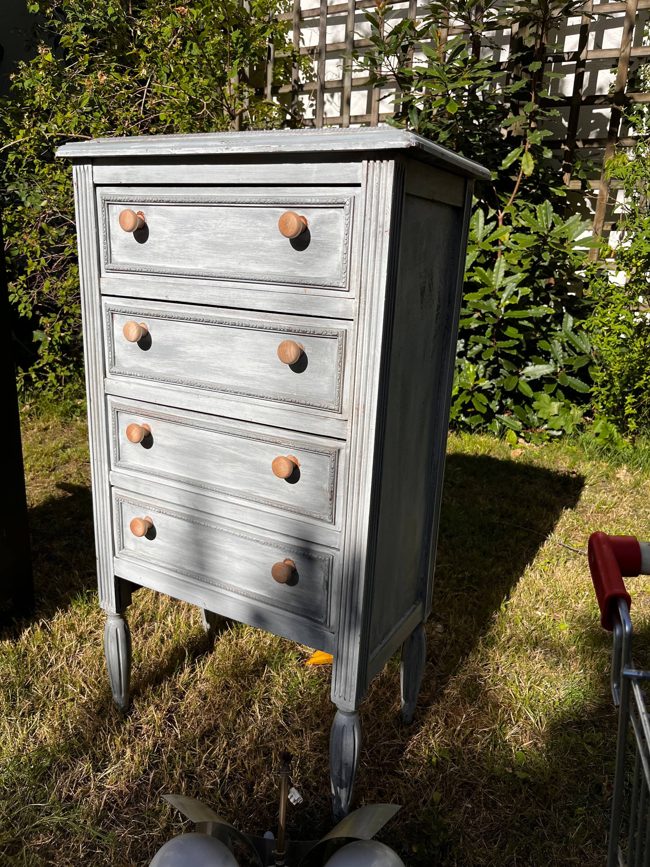 Chiffonnier lazuré gris/bleu / petit meuble avec 4 tiroirs