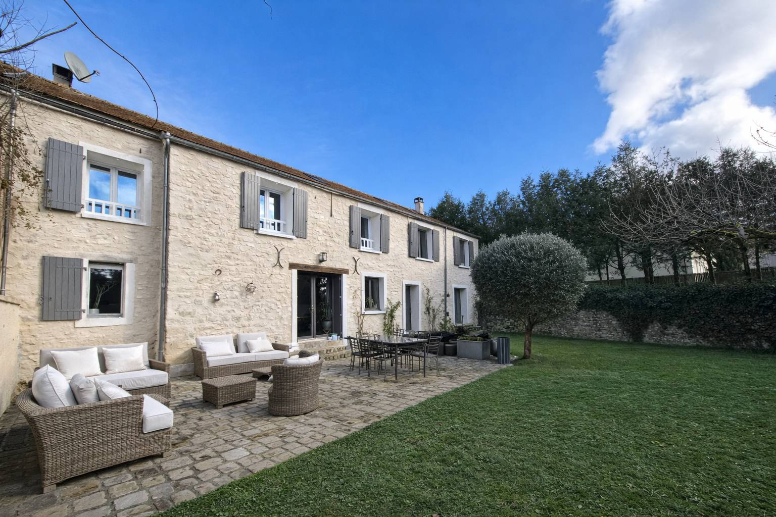 Vends maison ancienne de caractère - 300m² - Crespières