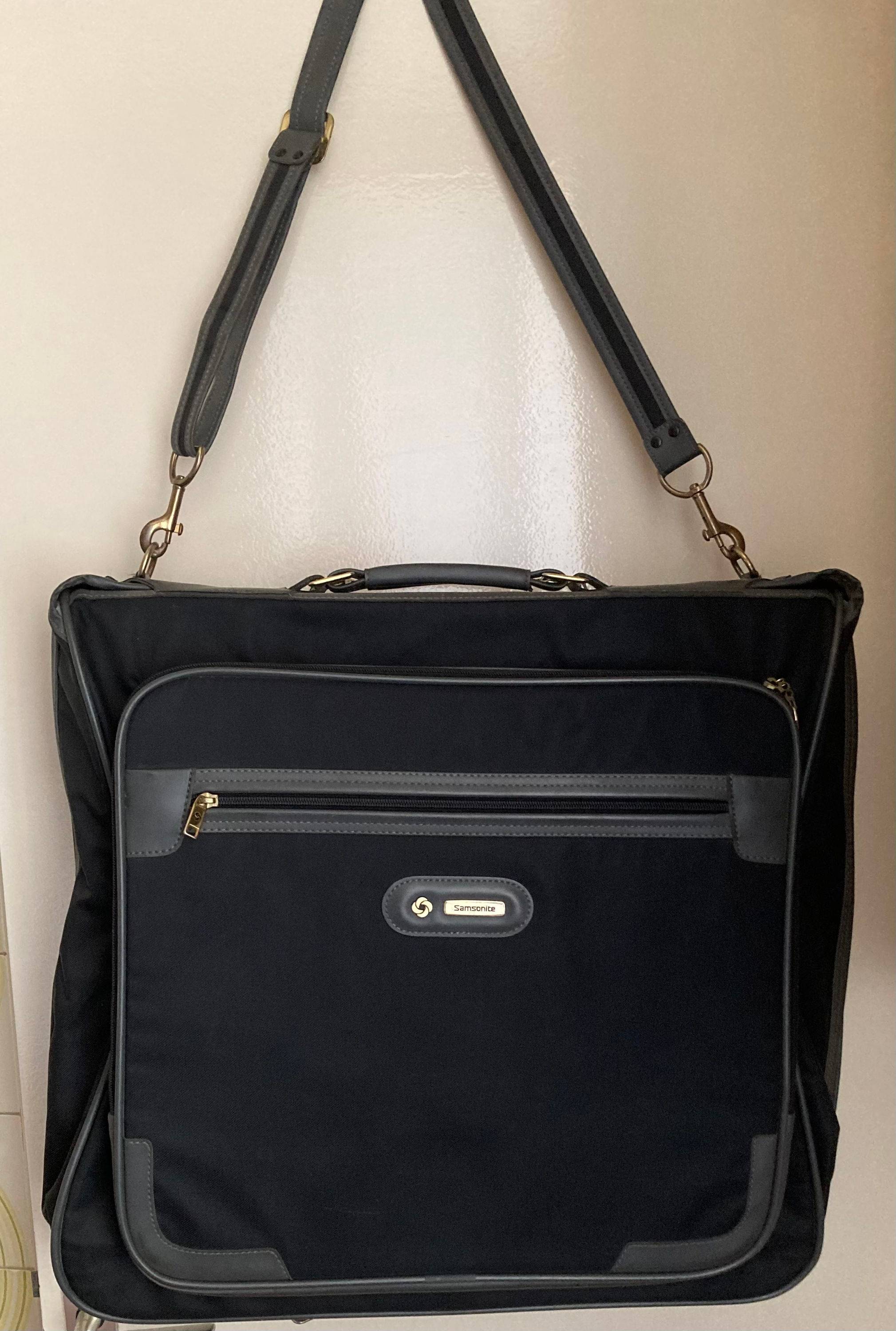 Vends porte-habits de voyage mariage Samsonite