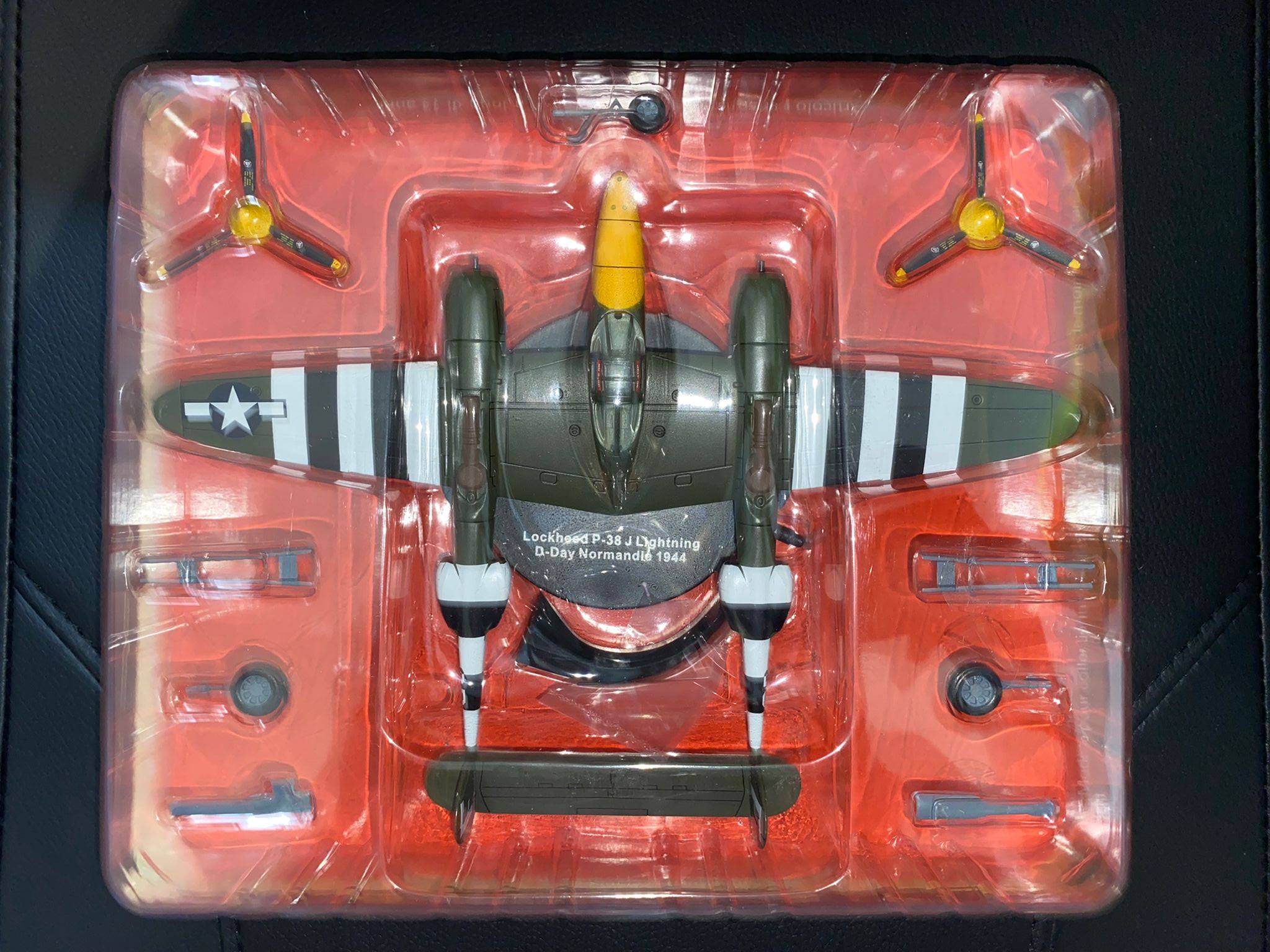 Vends figurine avion de combat de la Deuxième Guerre mondiale (Hors Série Spécial Débarquement P38 D-Day)