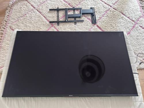 Vends TV Sony Bravia 55" 4K HDR + support mural