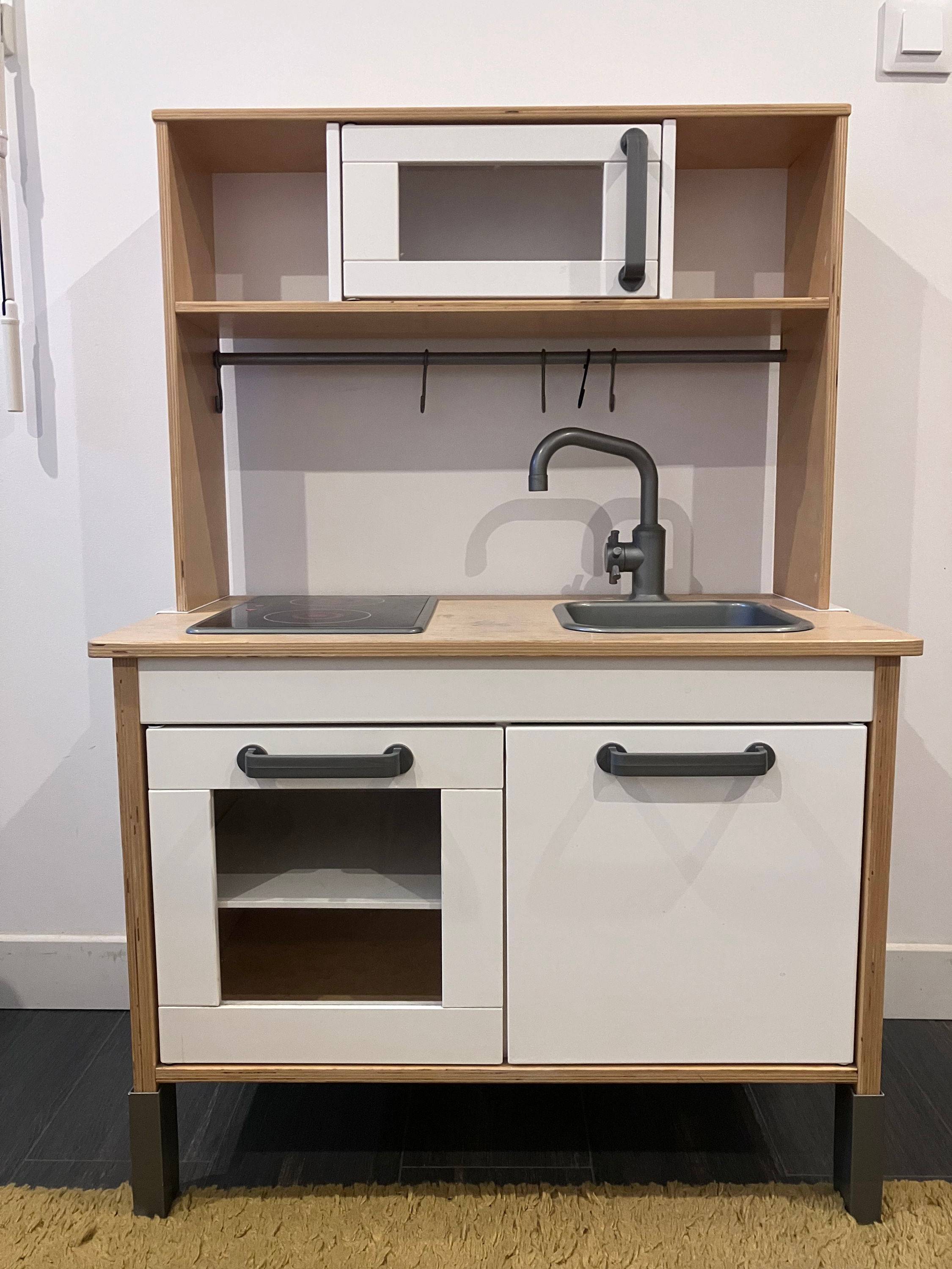 Vends cuisine enfant en bois Ikea Duktig – très bon état