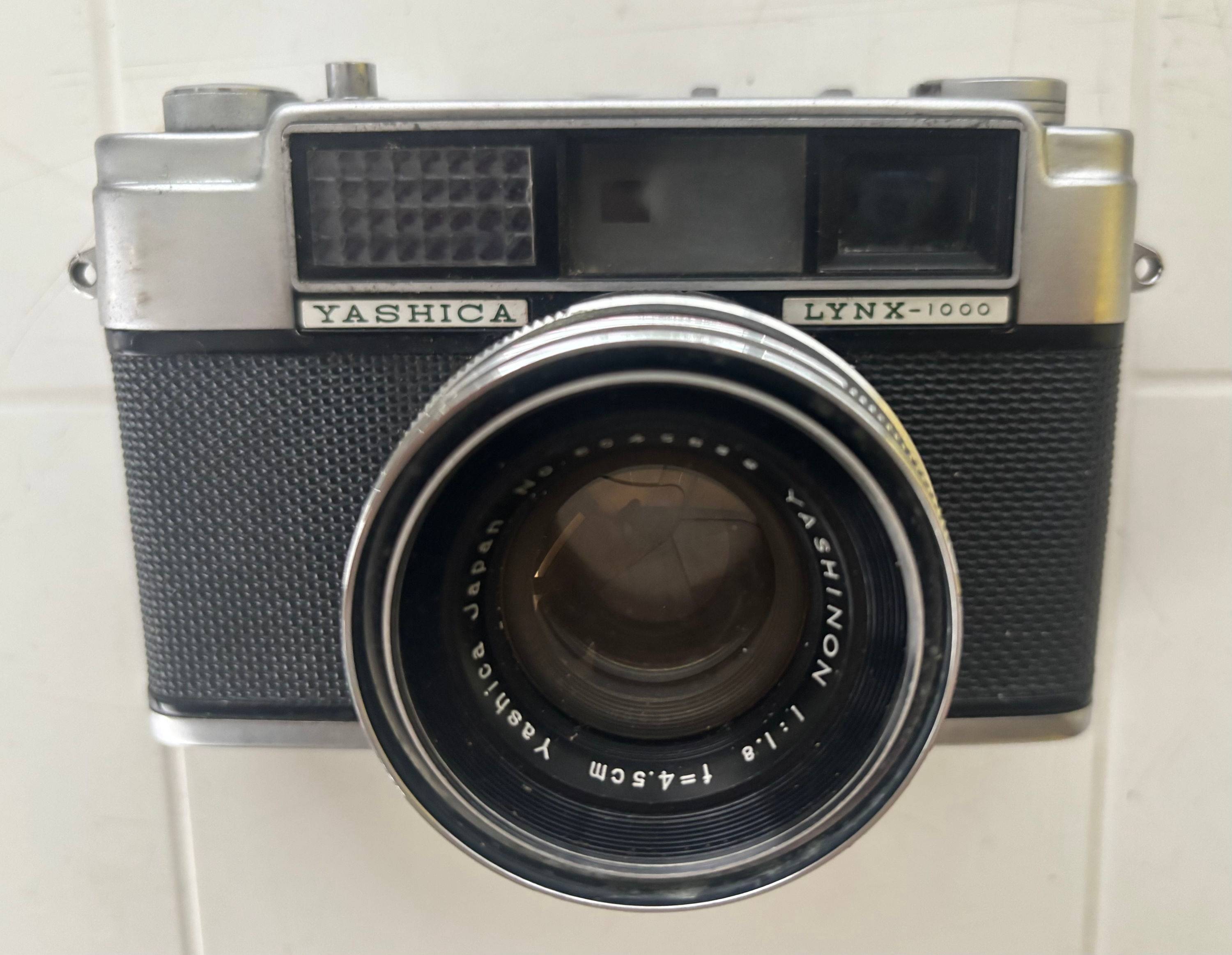 Appareil photo argentique YASHICA Lynx-1000 Année 60