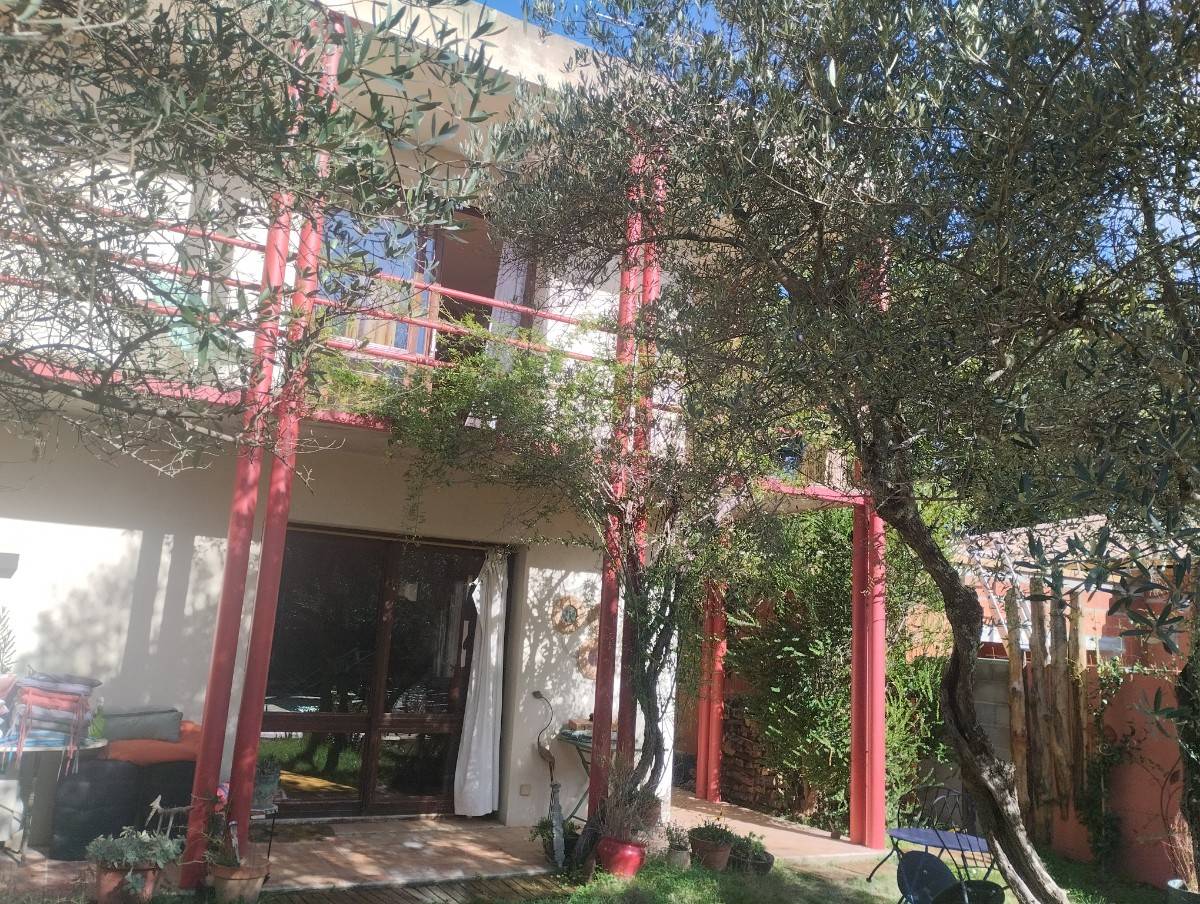 Vends maison d’architecte - 120m² - jardin clos avec piscine