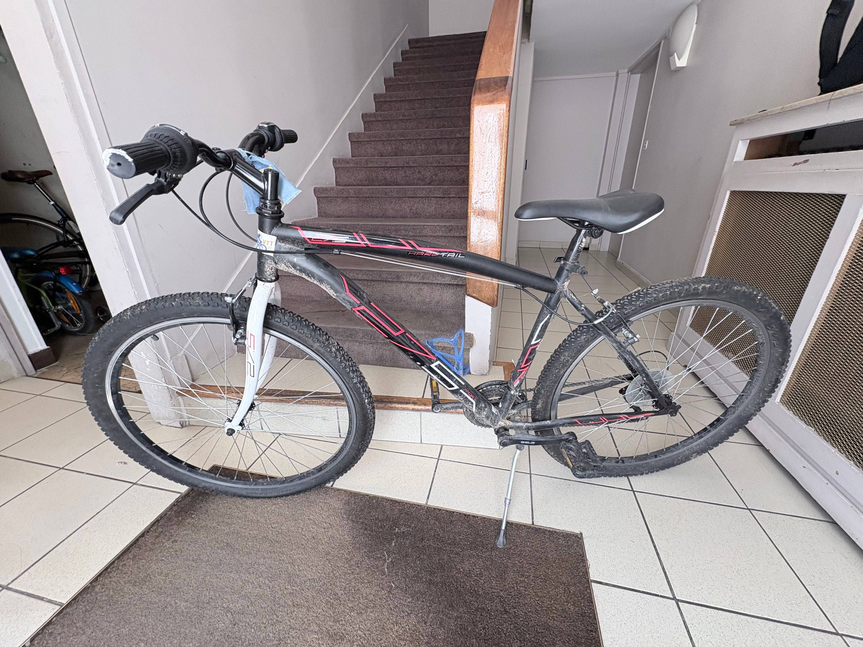 Vends vélo VTT enfant 27,5 pouces