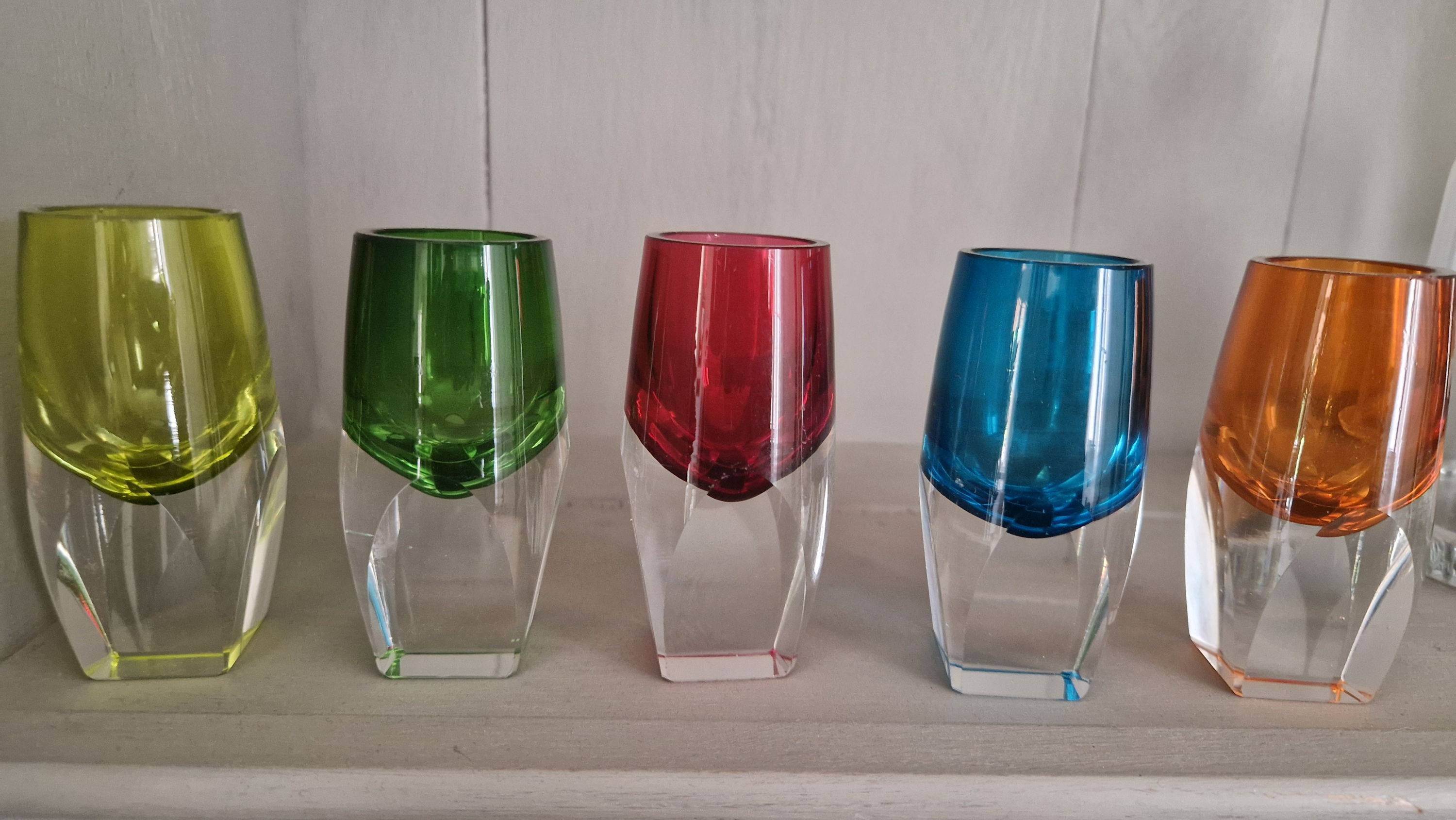 Vends série de verres à liqueur de Murano datant des années 60