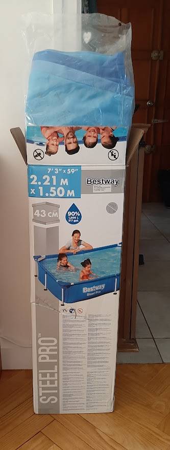 Vends piscine 2,21m x 1,50m x 43 cm (de haut) - neuve