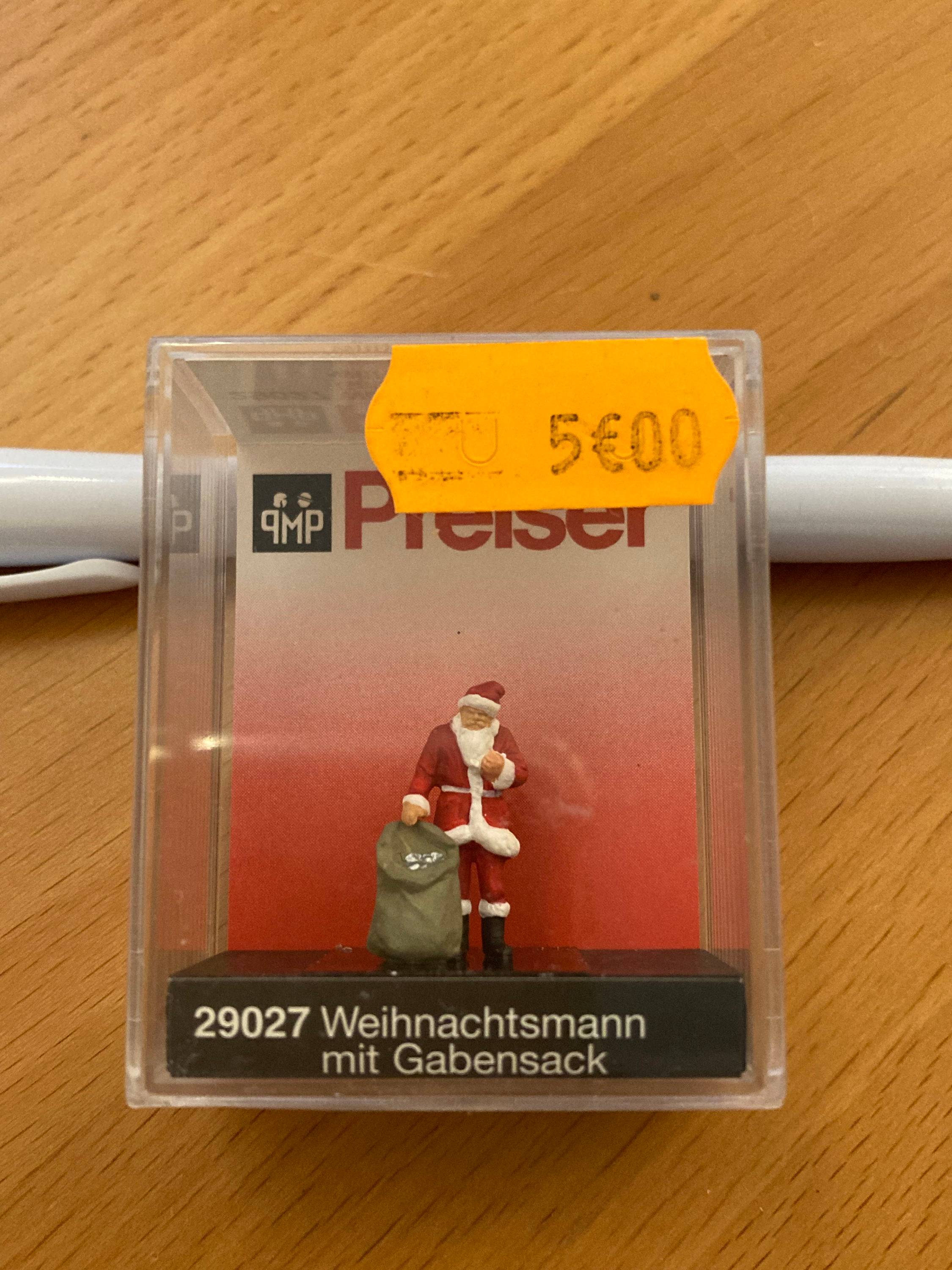 Vends figurine Père Noël PREISER référence 29027
