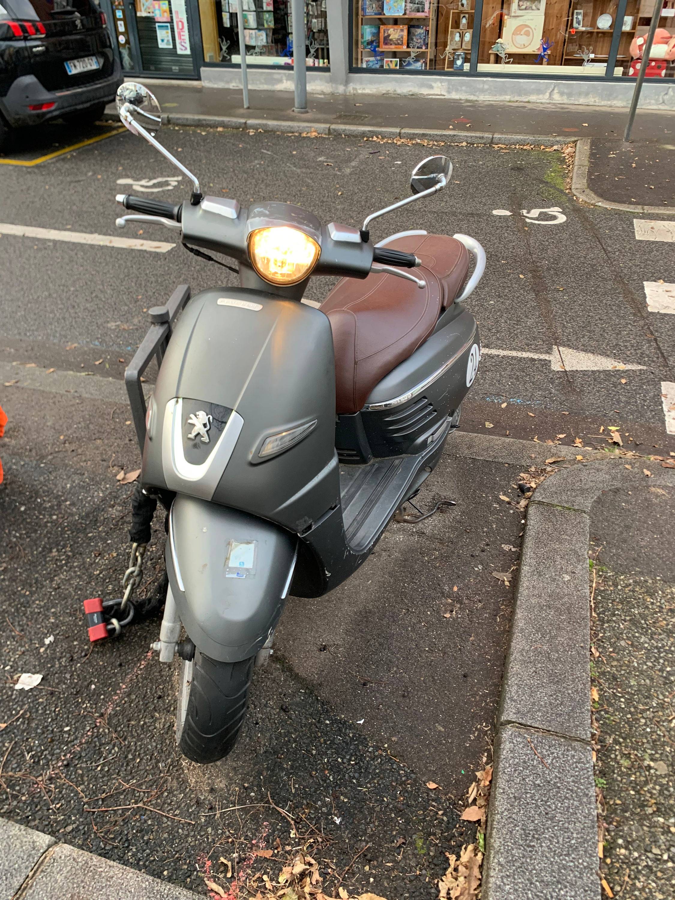 Vends scooter Peugeot Django 50 CC, 2020, 11683km