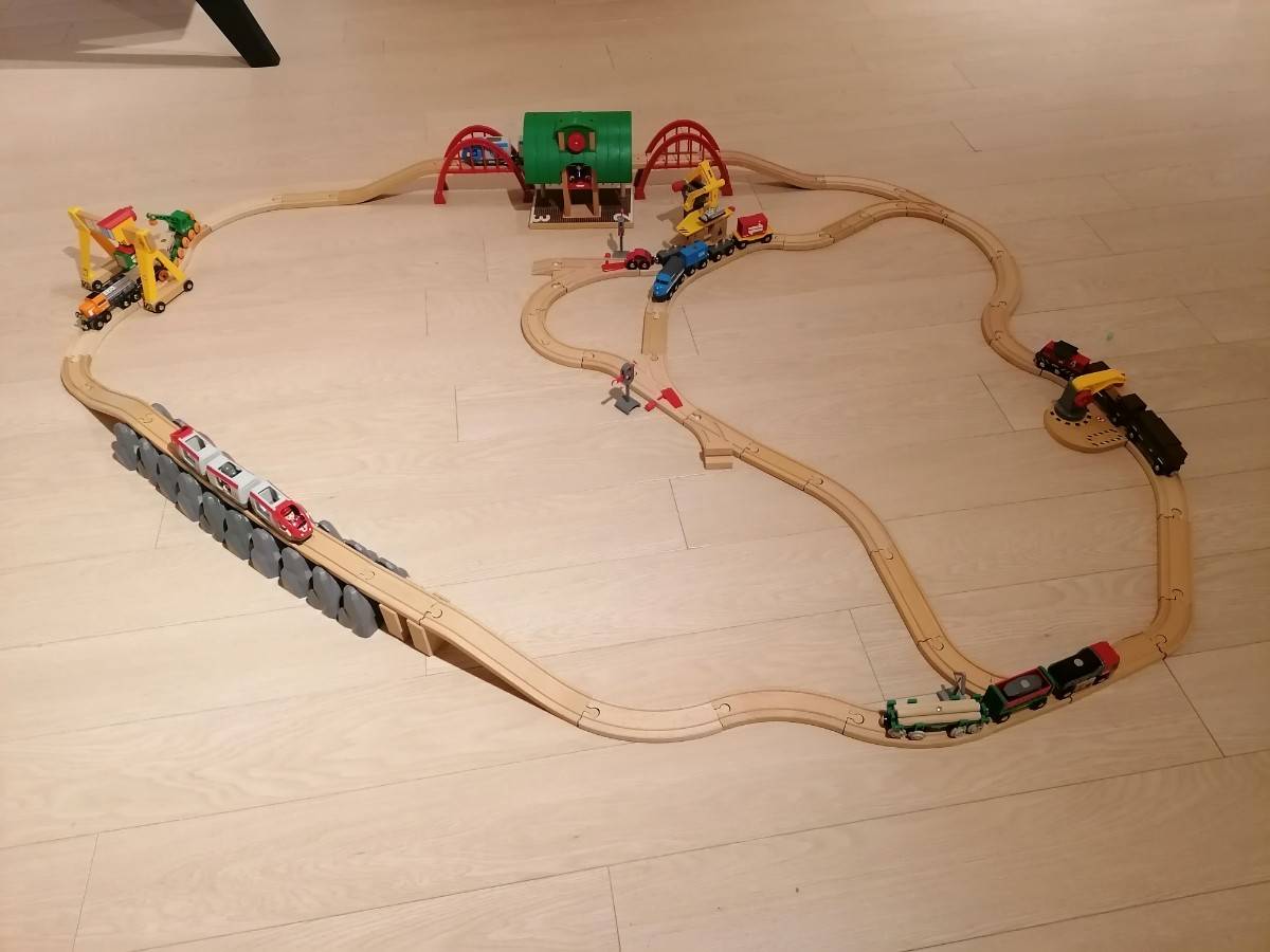 Vends circuit train en bois Brio
