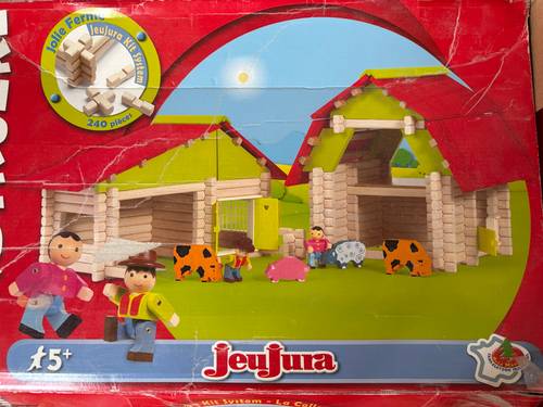 Vends jeu de construction Jura La ferme en bois