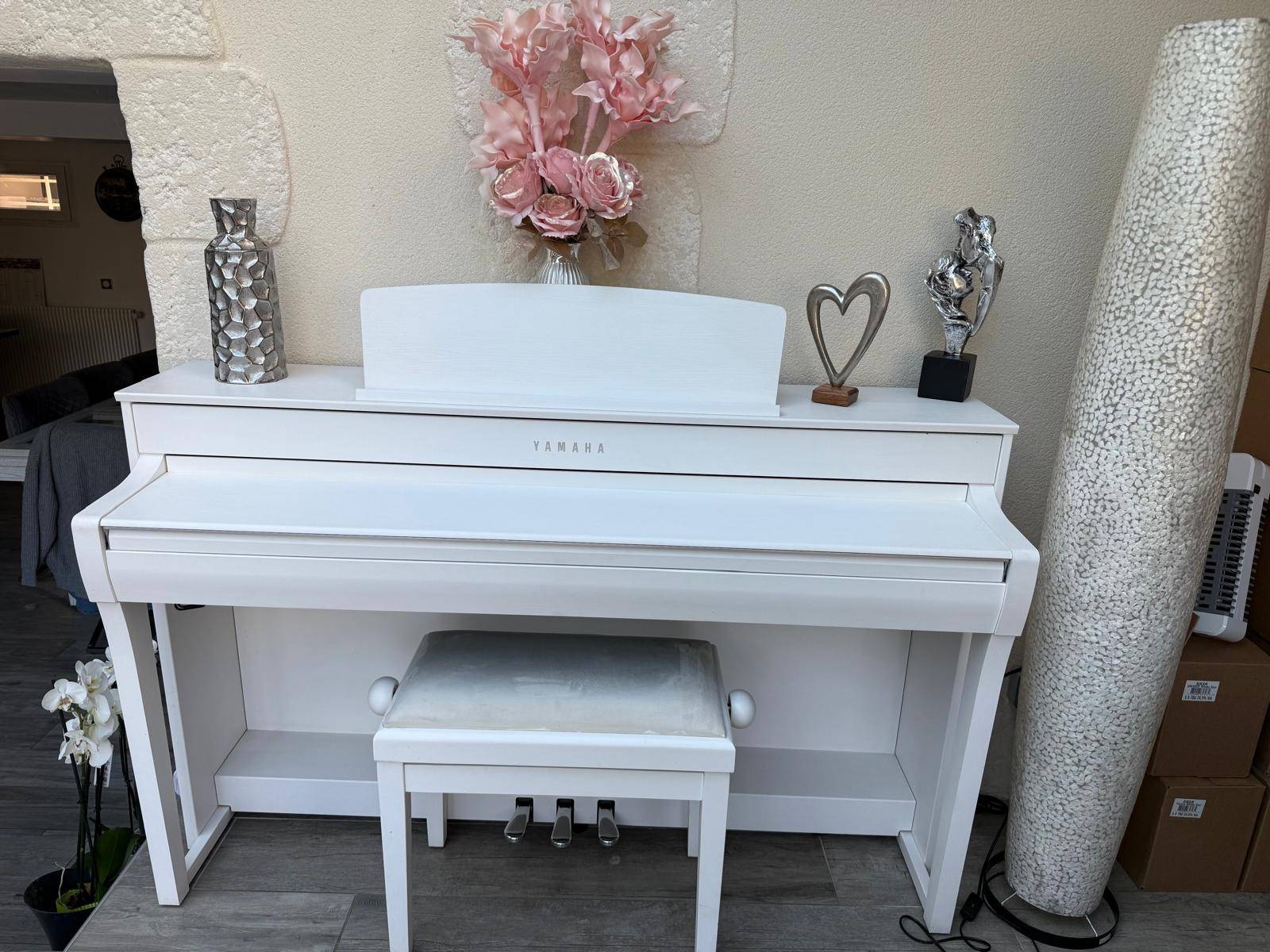 Vente piano avec banquette