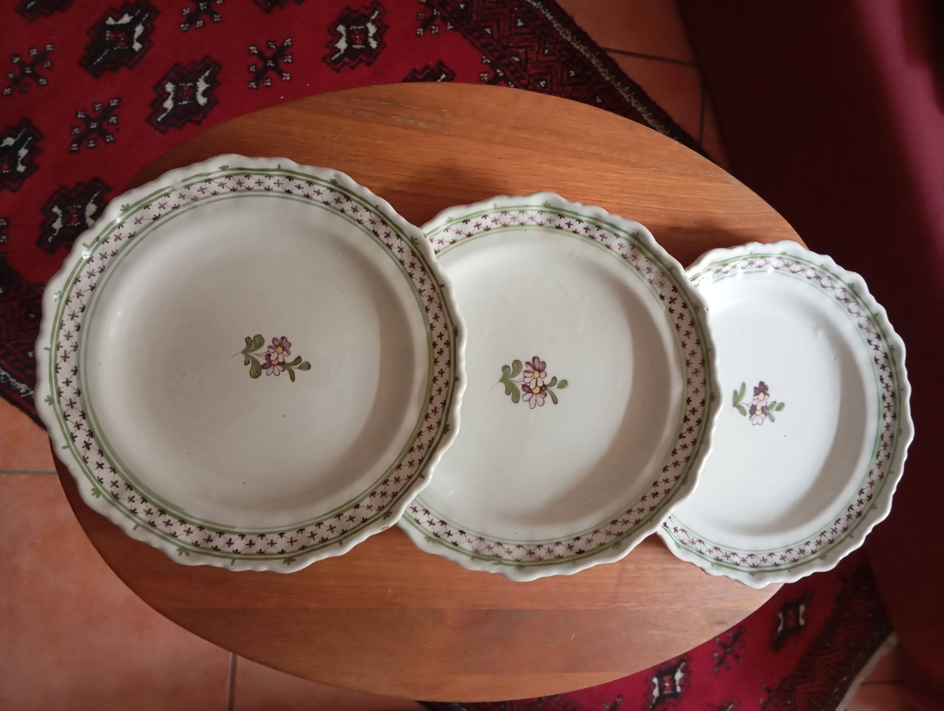 Vends assiettes en faïence de Meillonnas