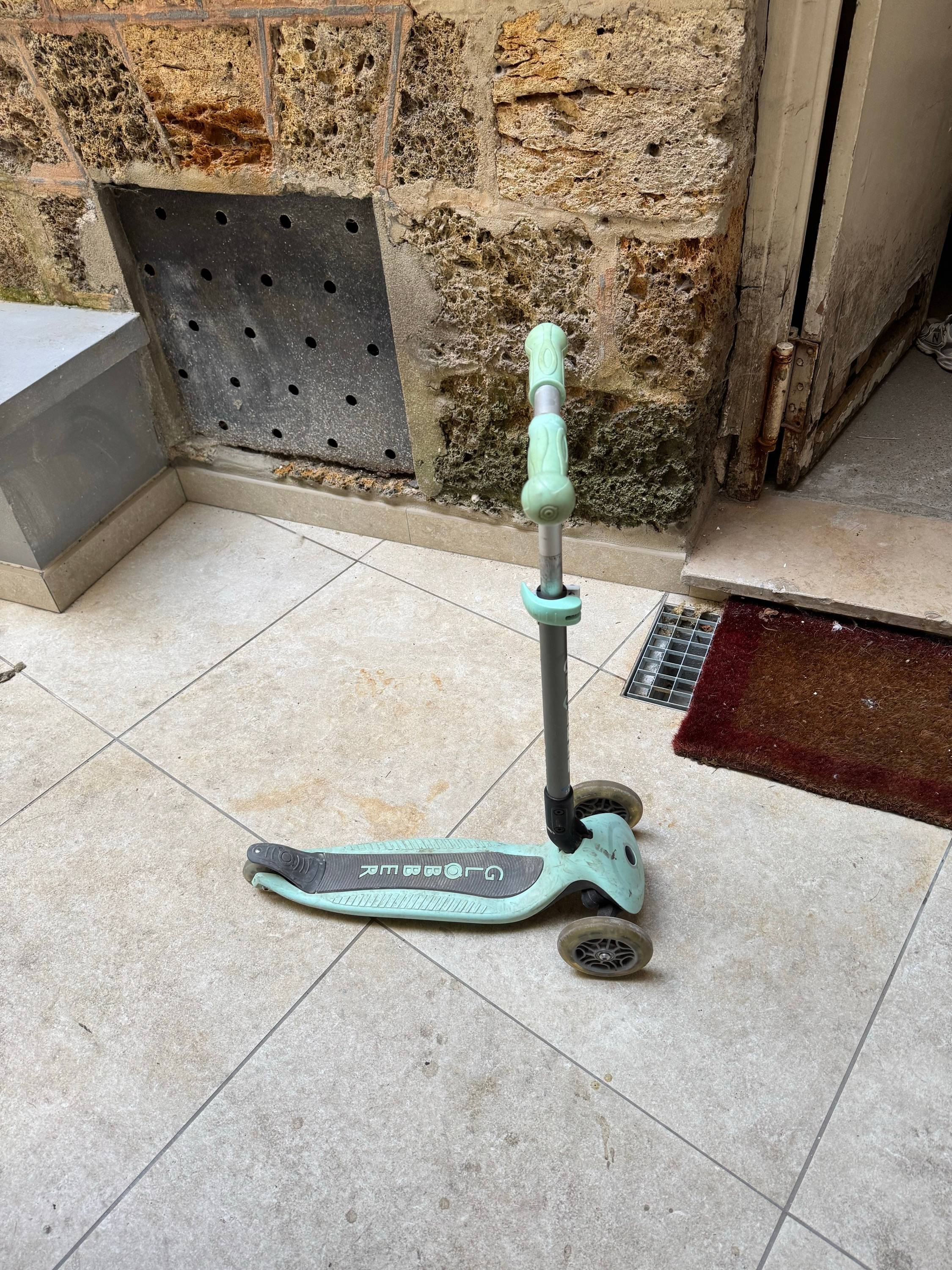 Trotinette enfant Globber – Très bon état – 15 €