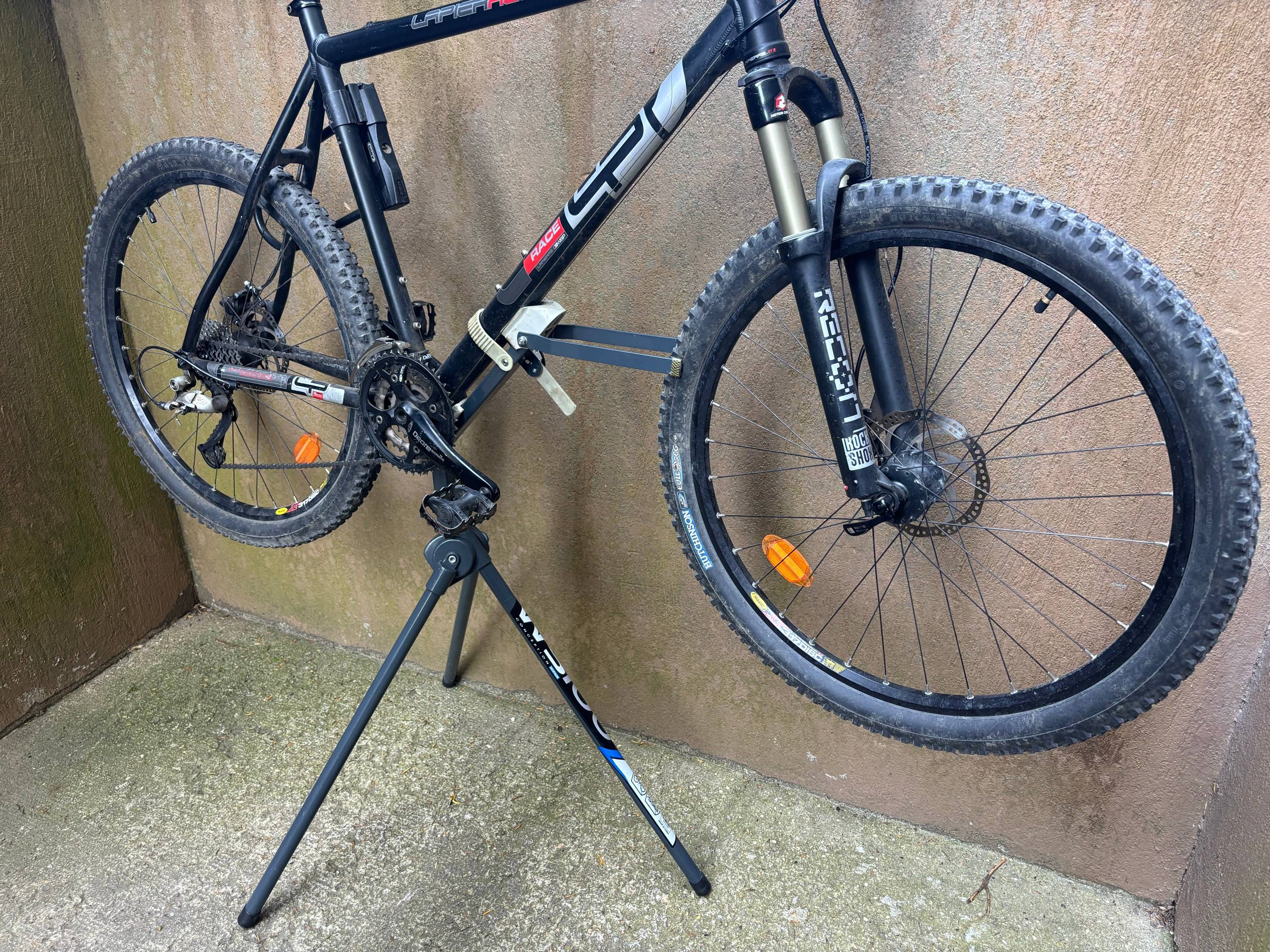 Vends trépied atelier réparation vélo