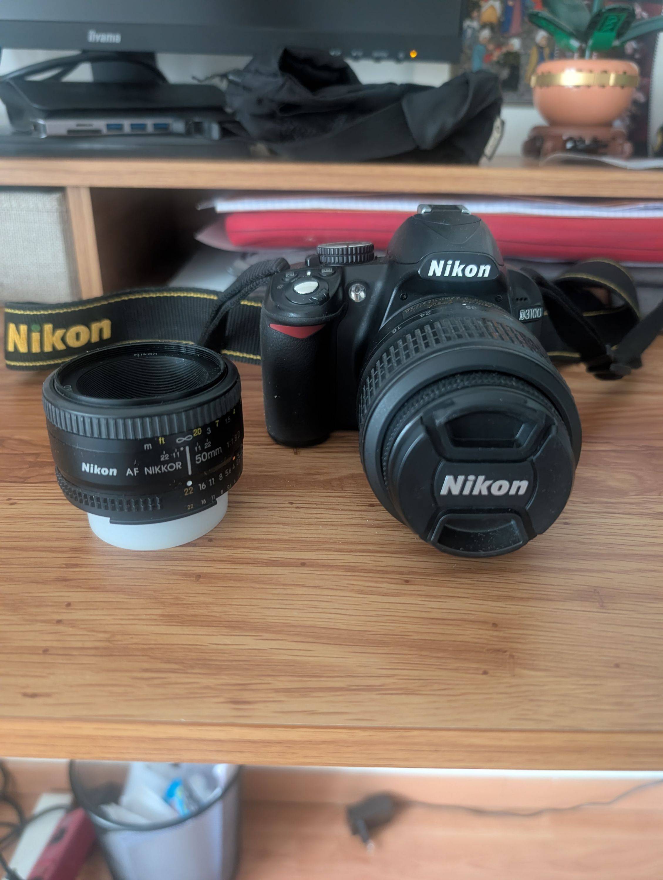 Vends Reflex D3100 - Noir + Nikon AF-S DX Nikkor