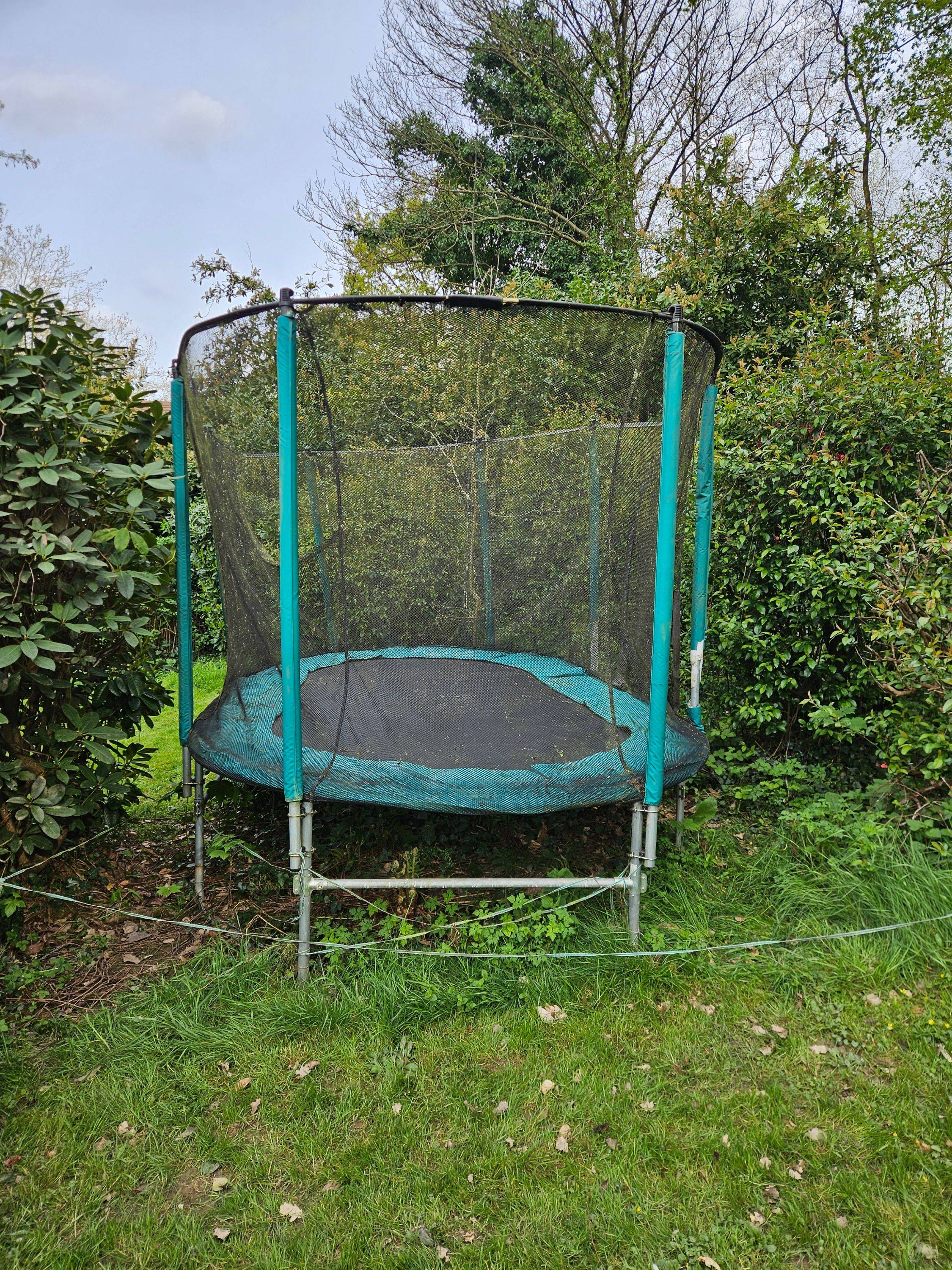 Vends trampoline ovale 427 cm