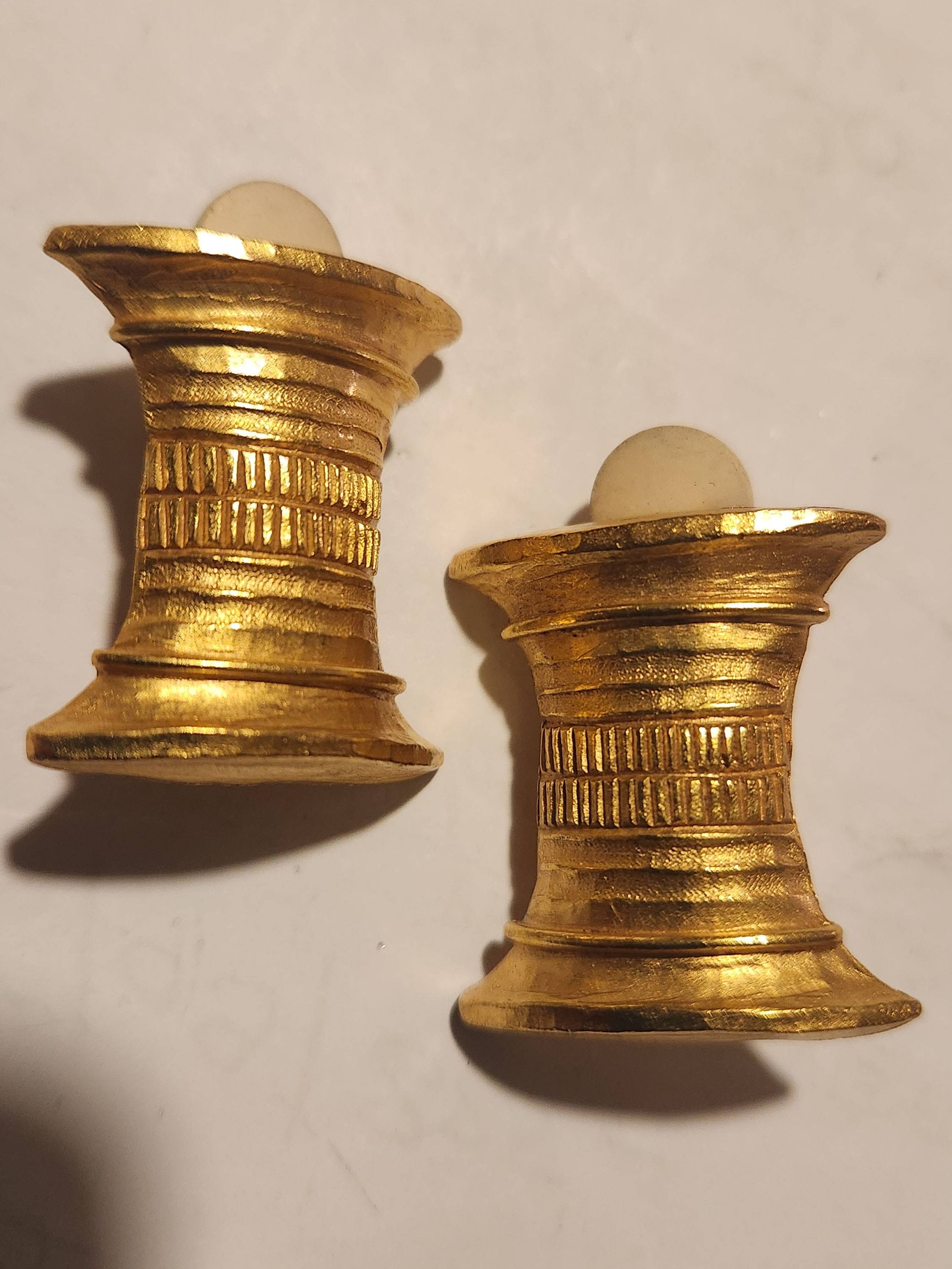 Vends boucles d’oreilles clip motif doré Antigona