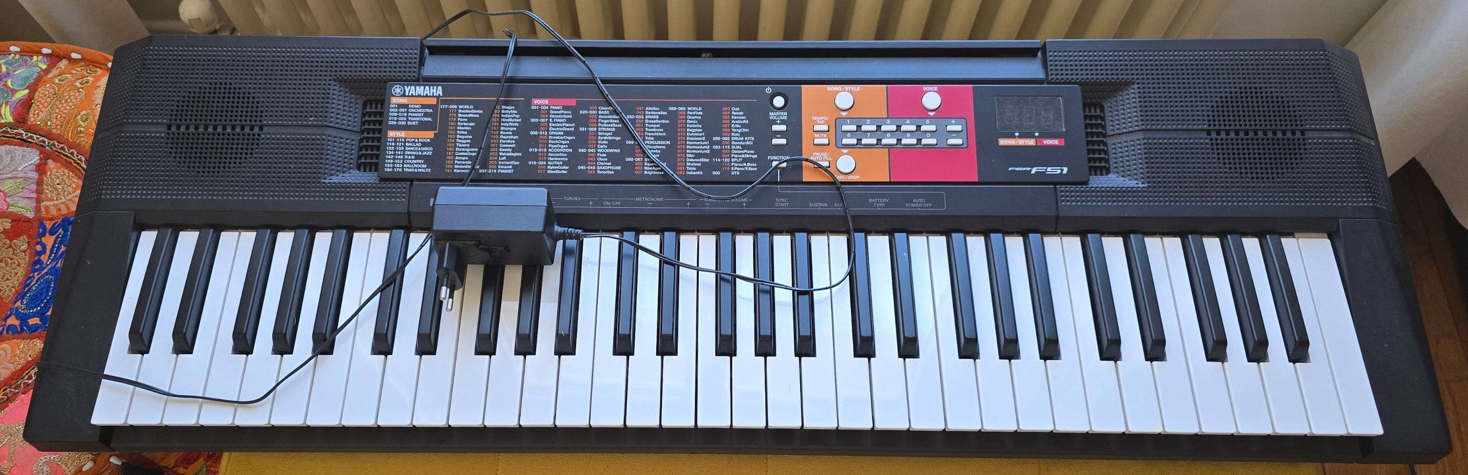 Vends piano numérique Yamaha PSR F51
