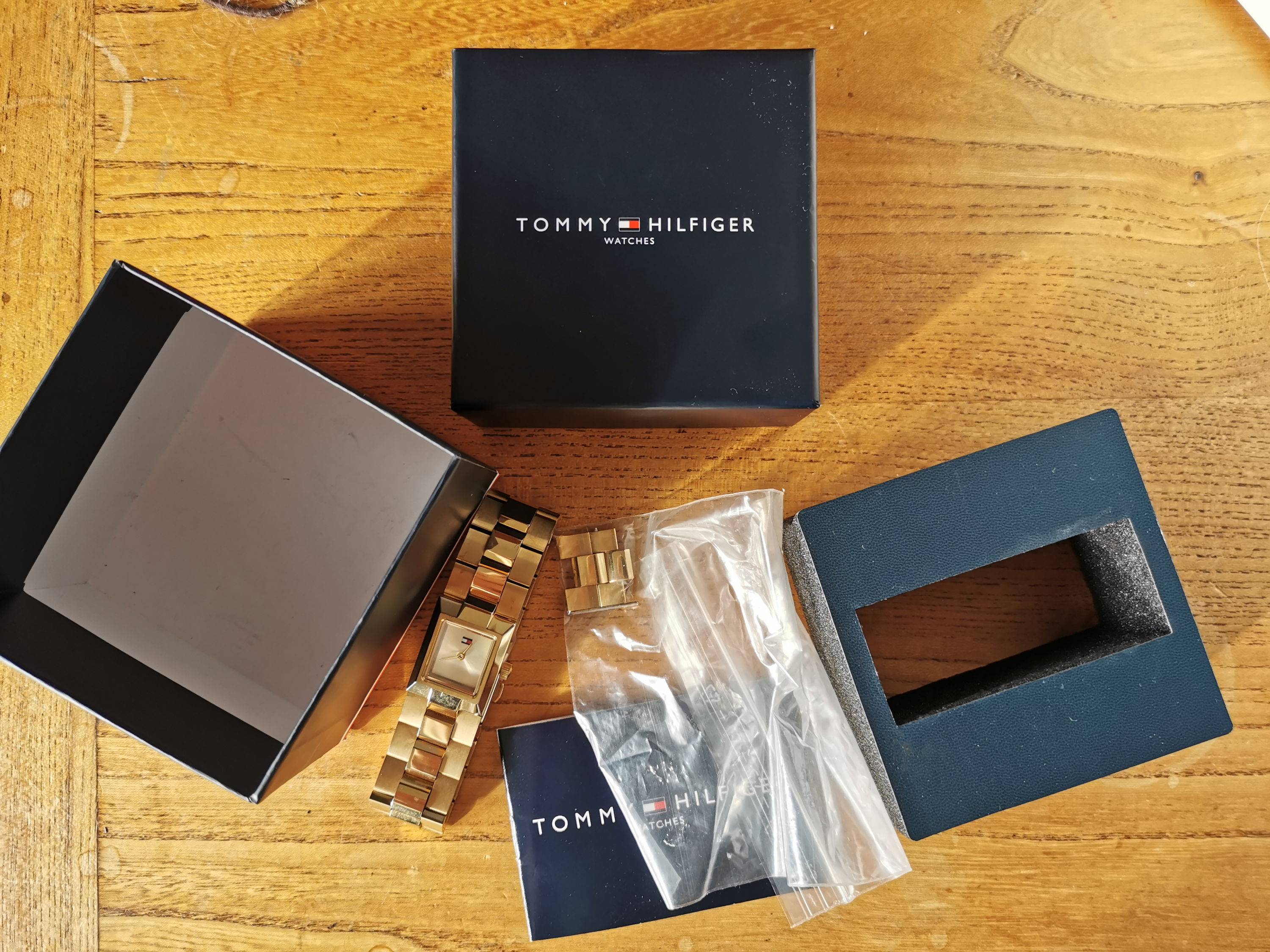 Vends montre Tommy Hilfiger