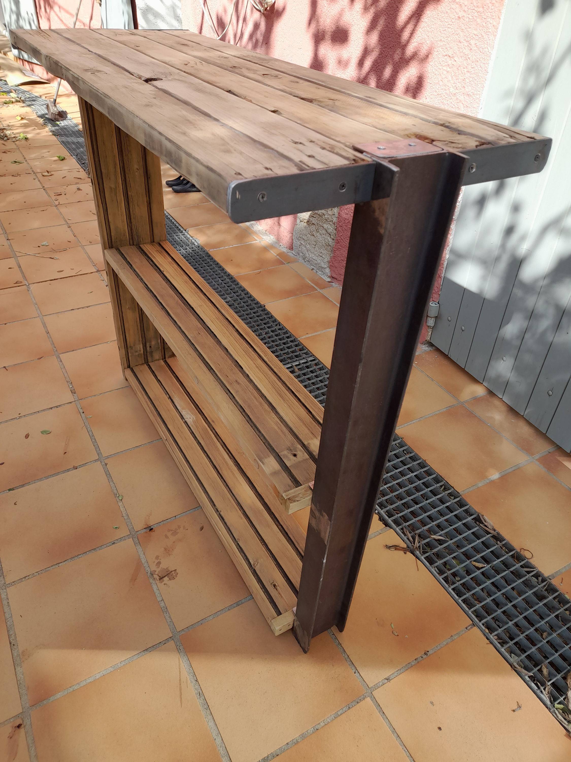 Vends 1 console "brutaliste"