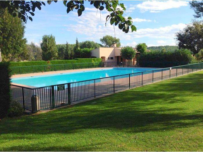 Loue appartement climatisé avec piscine proche mer de Cannes et d’Antibes - 4 couchages