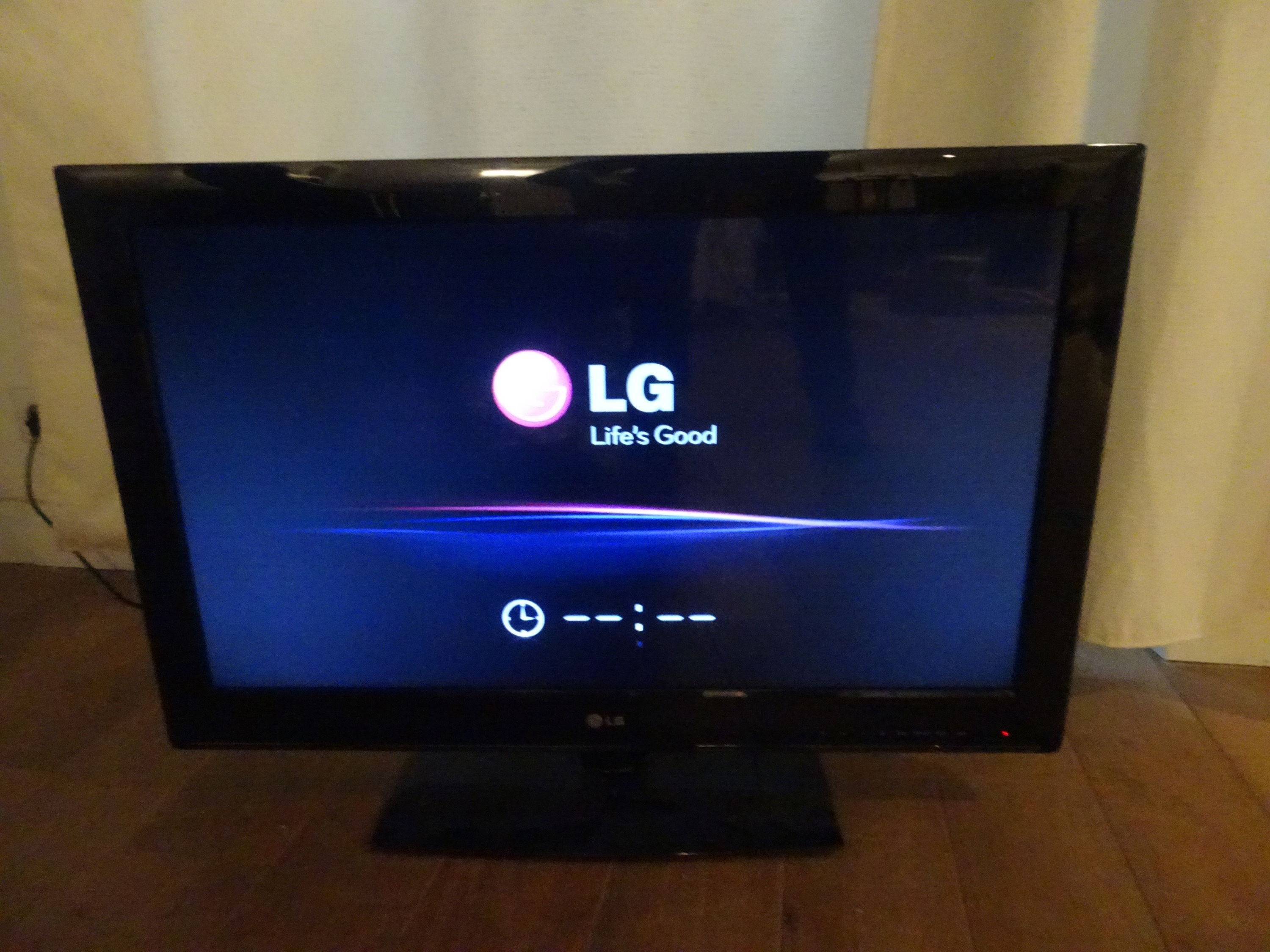 Vends téléviseur LG écran de 82 cm