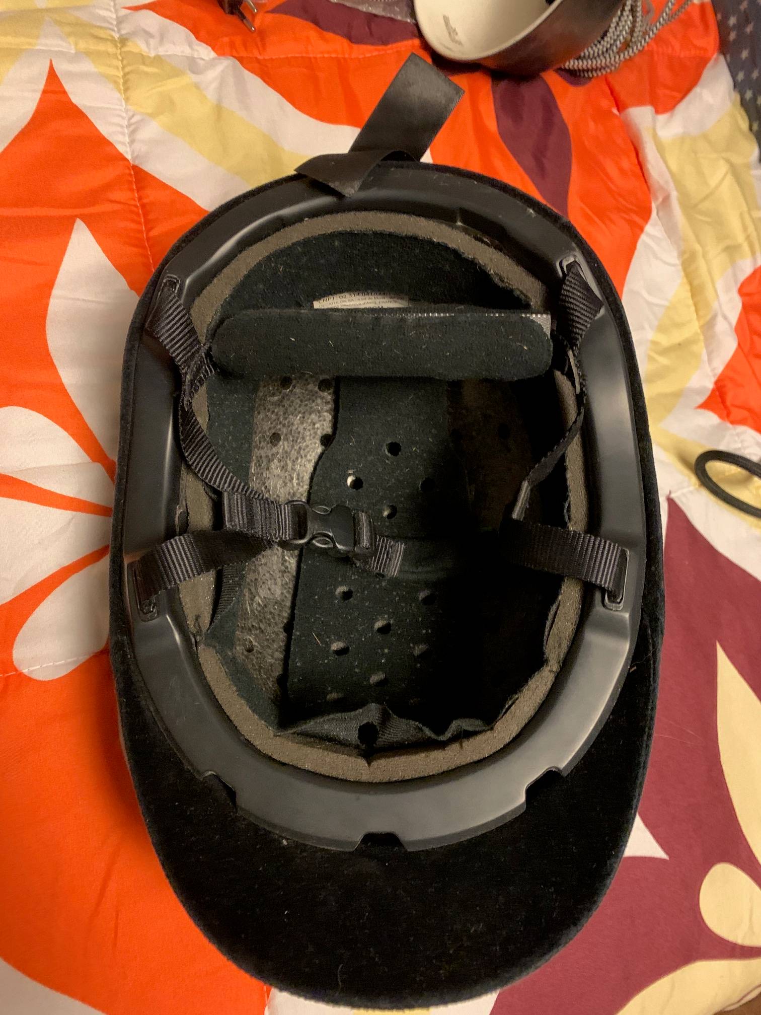 Vends bombe équitation 53 cm