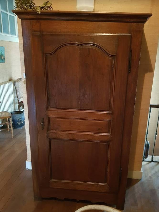 Vends bonnetière Louis XIV