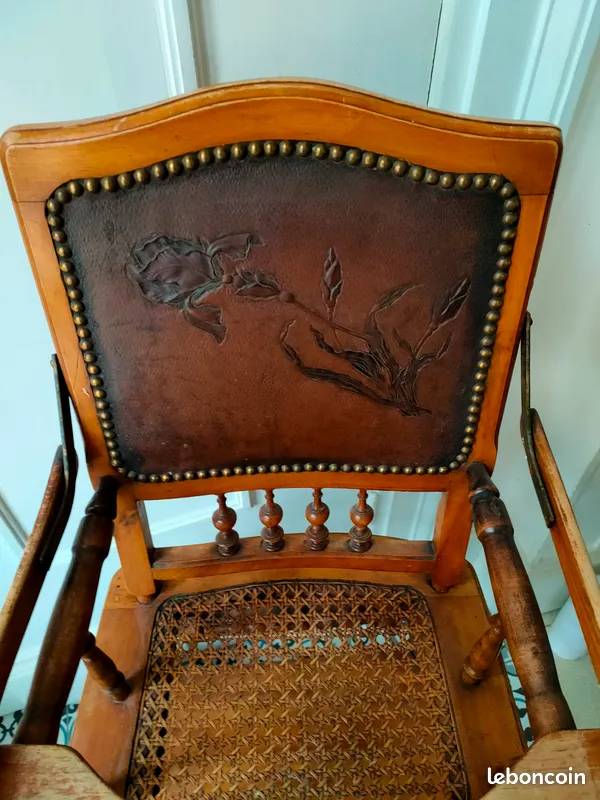Vends Chaise Haute ancienne en chêne