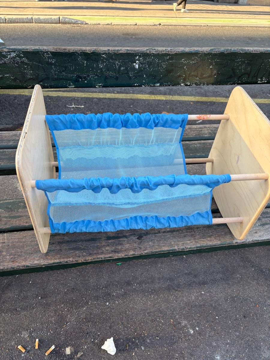 Lit berceau pour poupée