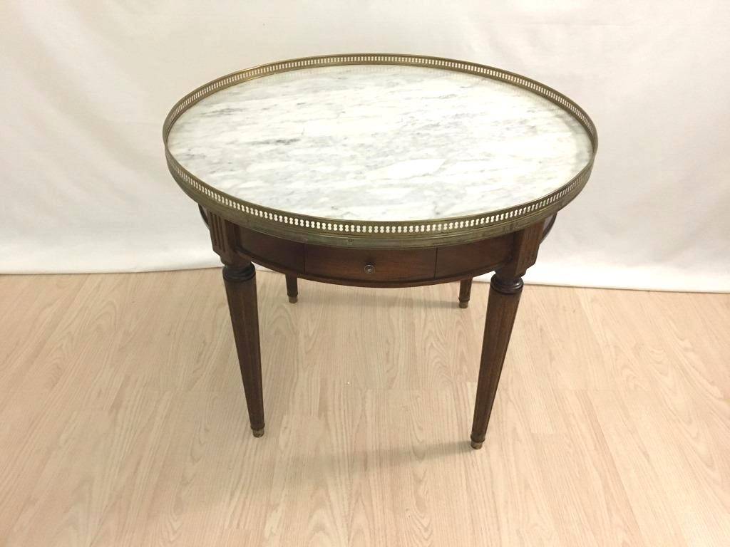 Vends table bouillotte de style Louis XVI
