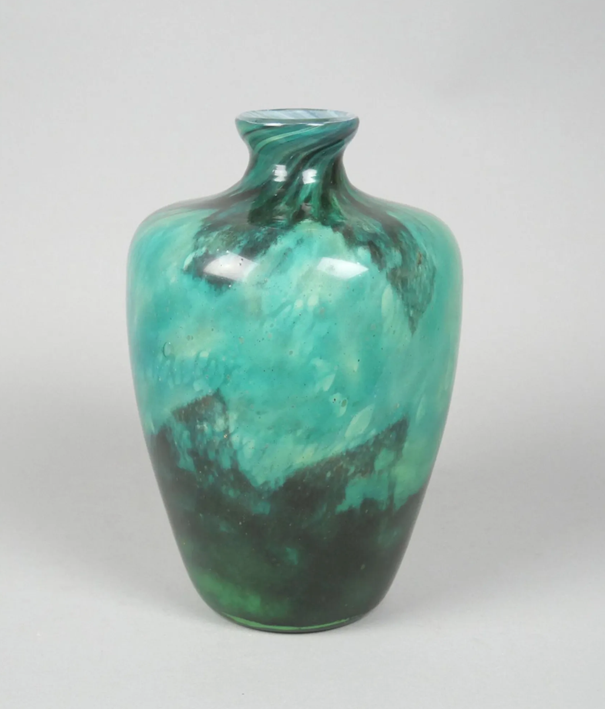 Vase Daum en verre multicouche marbré vert