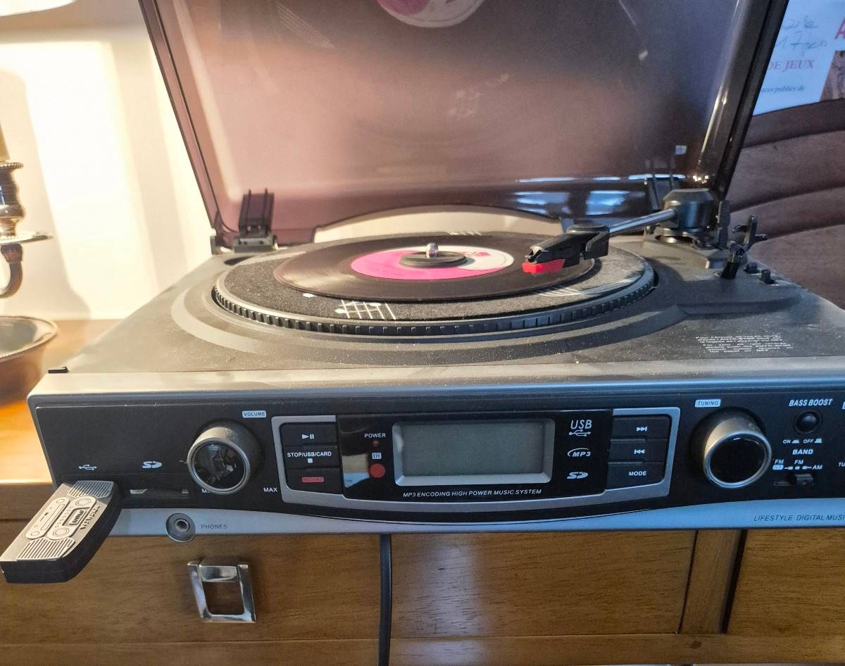Vends électrophone 45et 33 trs
