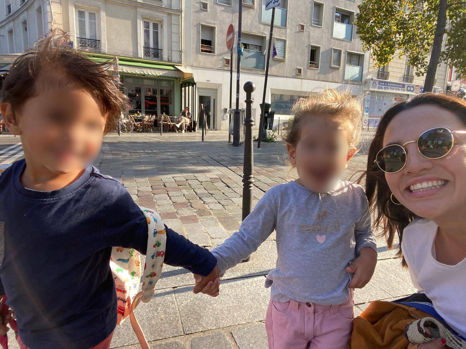 Propose babysitting par une nounou colombienne sérieuse et douce, disponible à temps plein