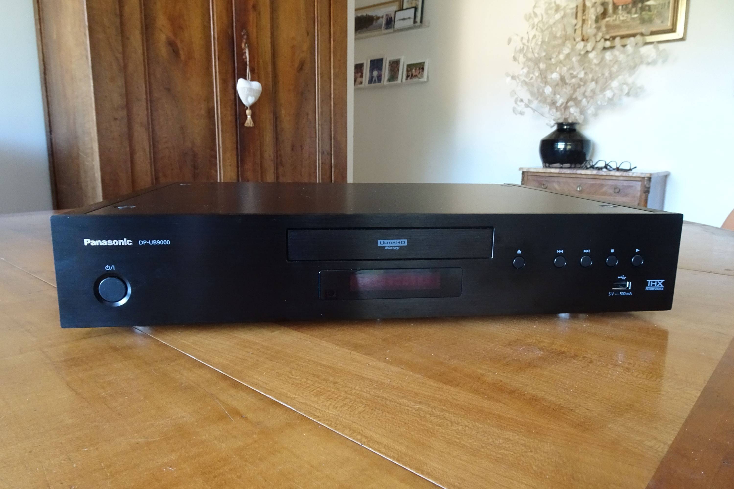 Vends lecteur de Blu Ray haut de gamme Panasonic DP-UB9000, parfait état, sous garantie