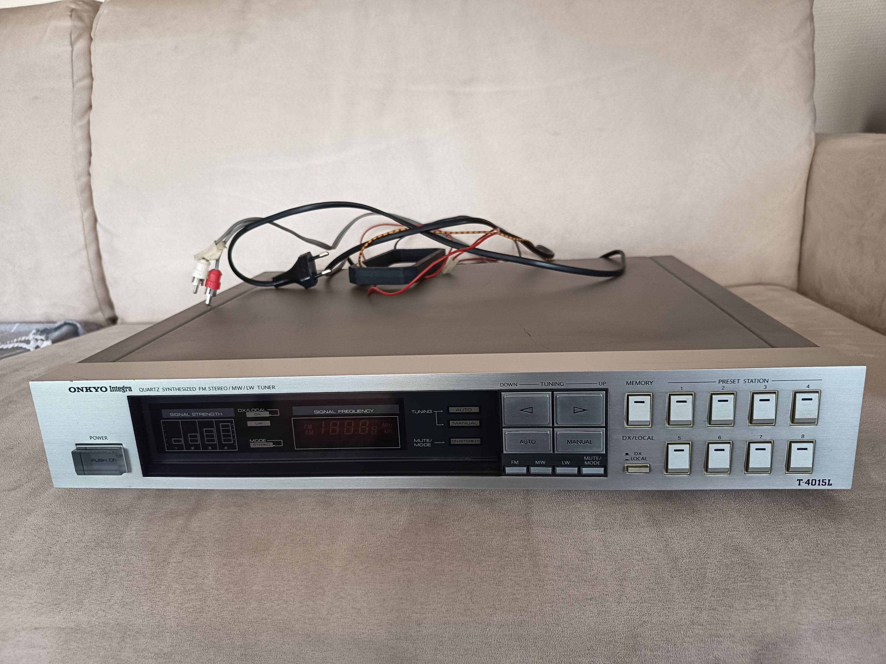 Tuner Onkyo T - 40145