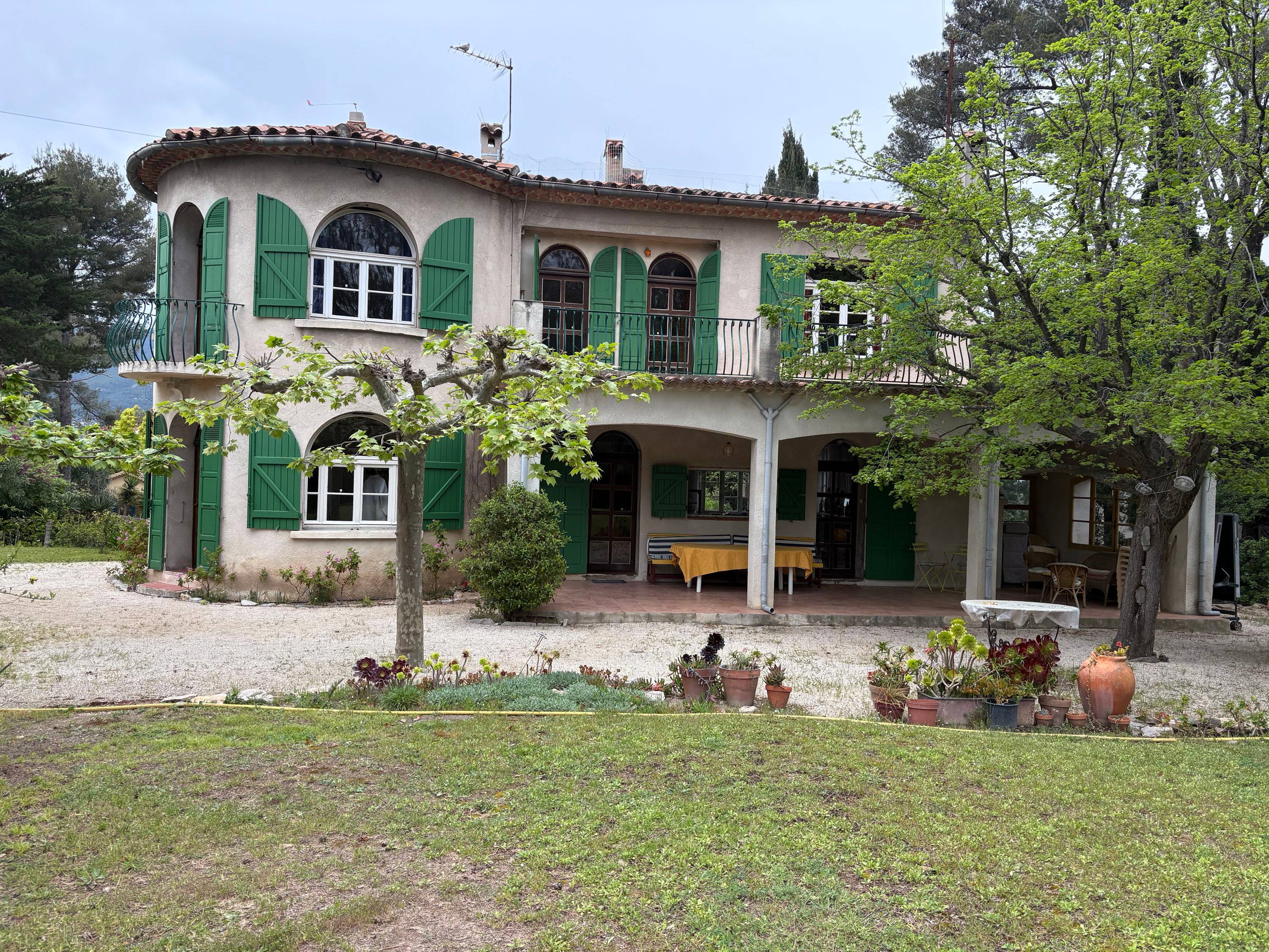 Loue belle villa à Toulon (83) Cap Brun - 180m² - 4 chambres, 10 couchages