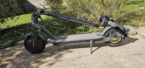 Vends trottinette électrique Xiaomi Essentiel, peu utilisée